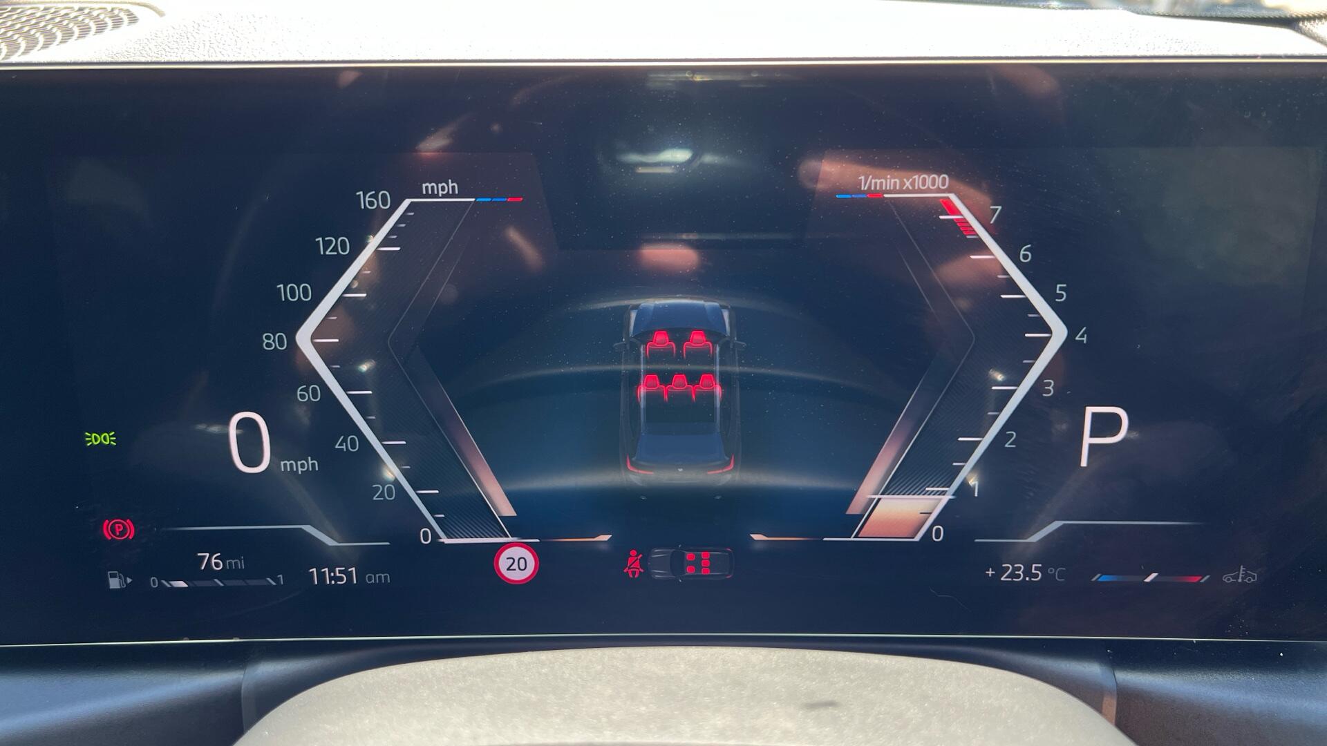 BMW 3 Series view 9
