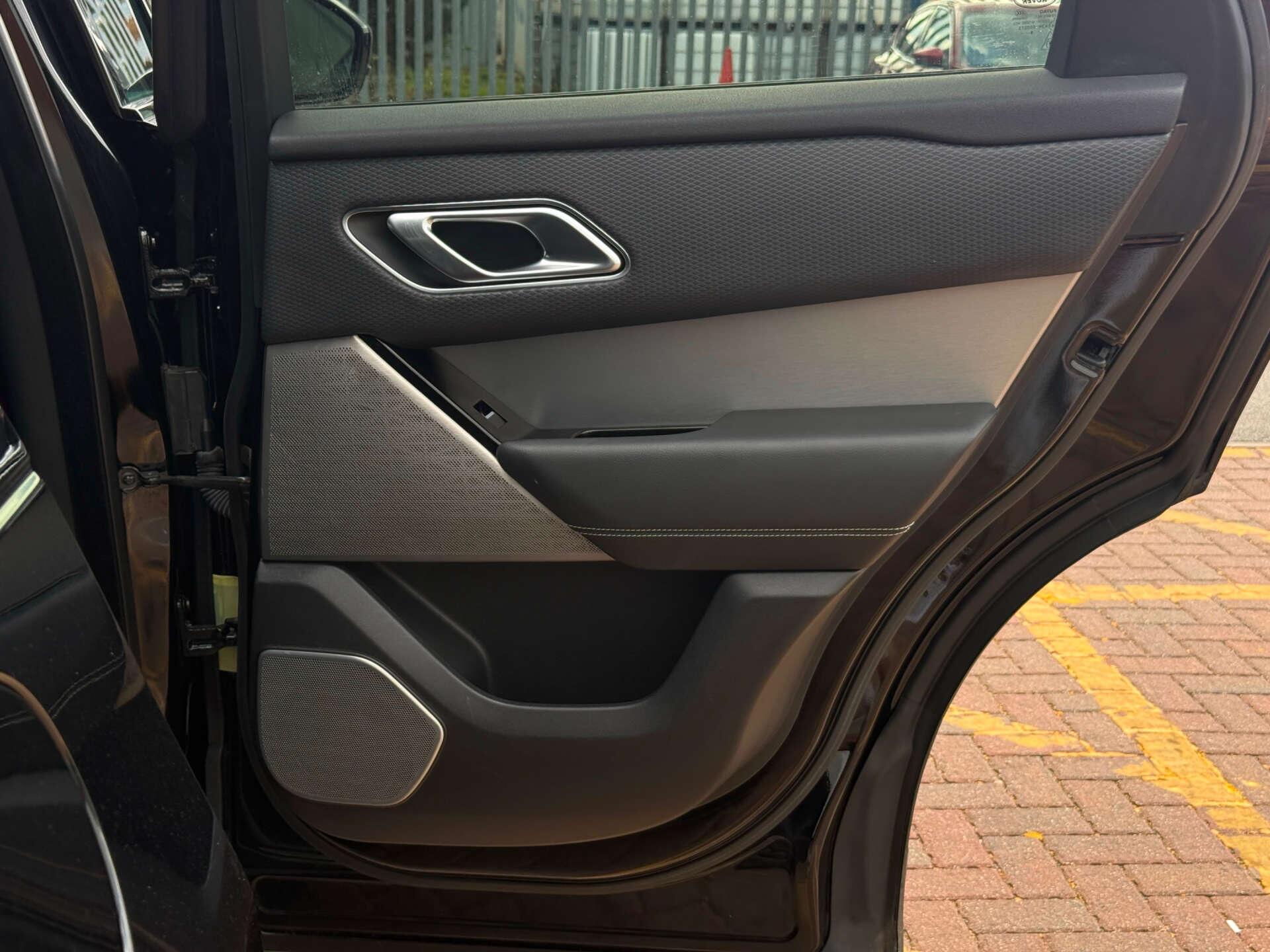 Land Rover Range Rover Velar view 27
