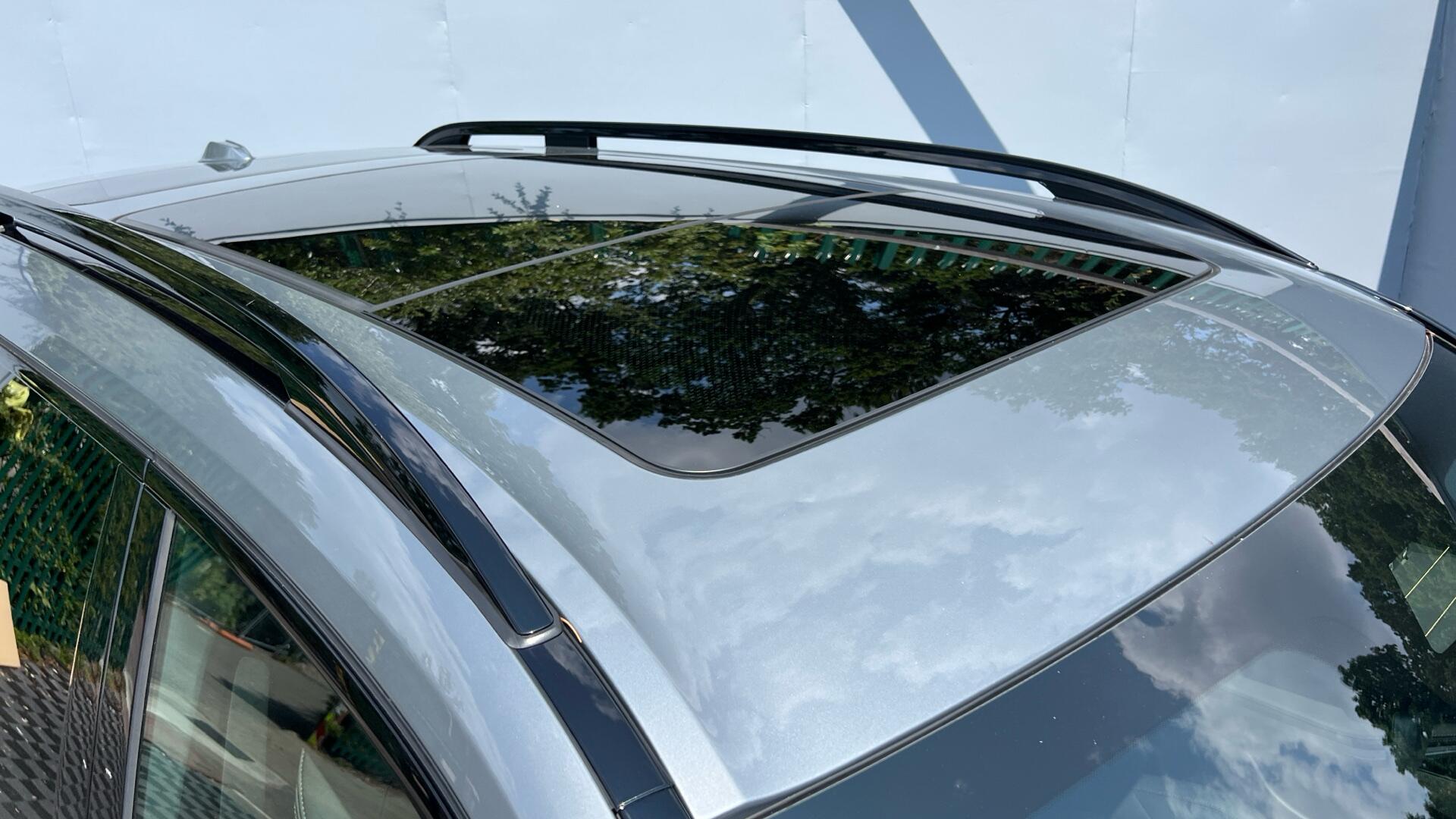 BMW X7 view 21