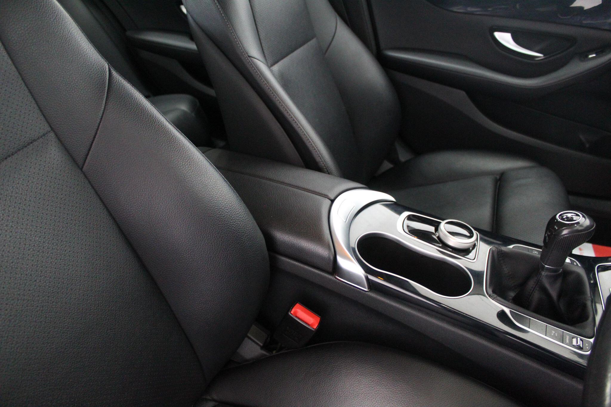 Mercedes-Benz C-Class view 43