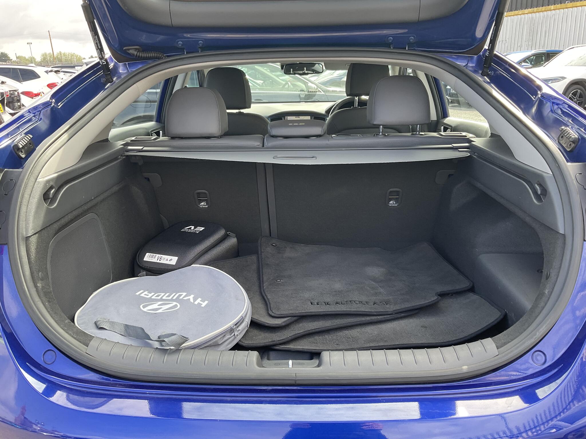 Hyundai Ioniq view 19