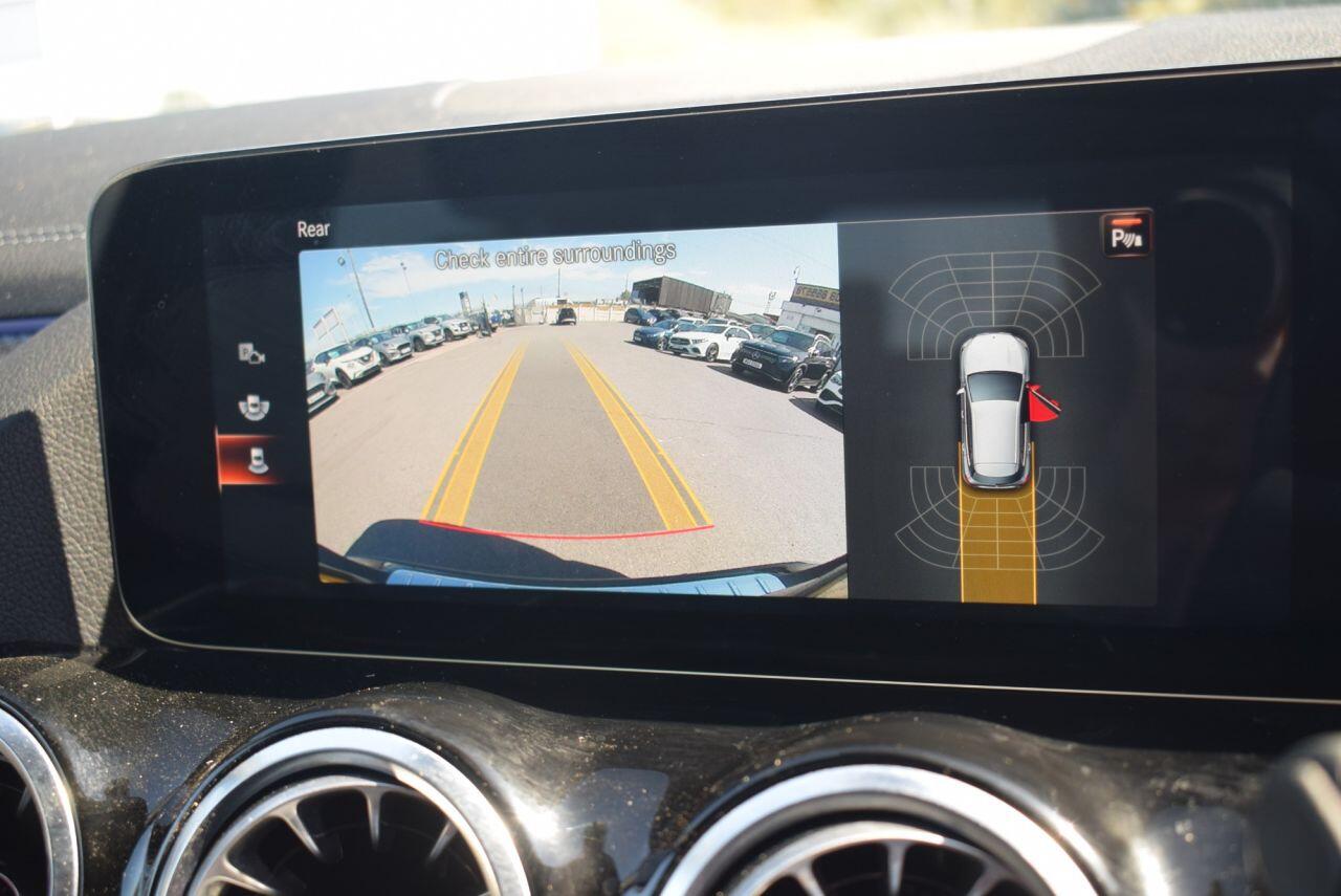Mercedes-Benz Gla view 4