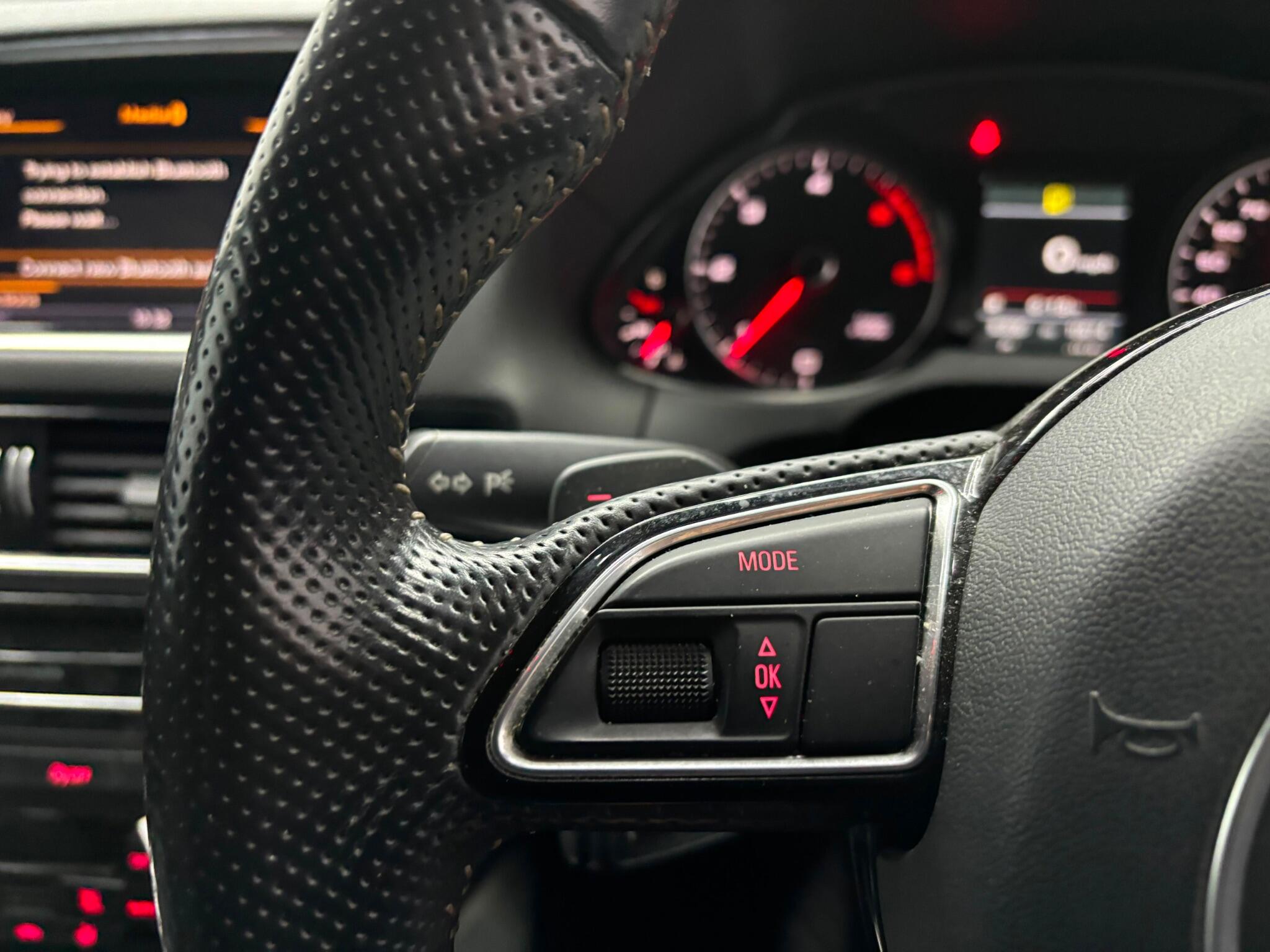 Audi Q5 view 11