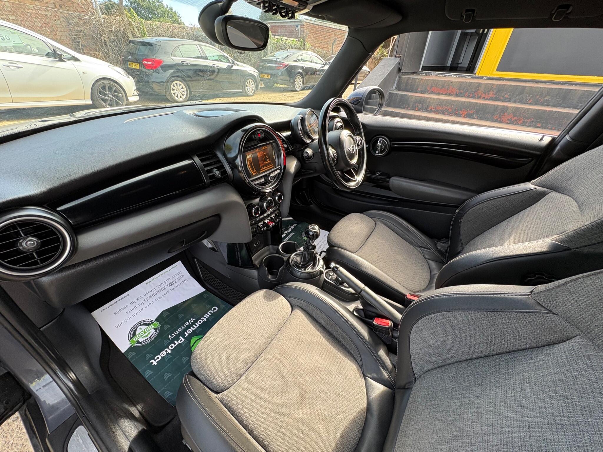 Mini Hatch view 18