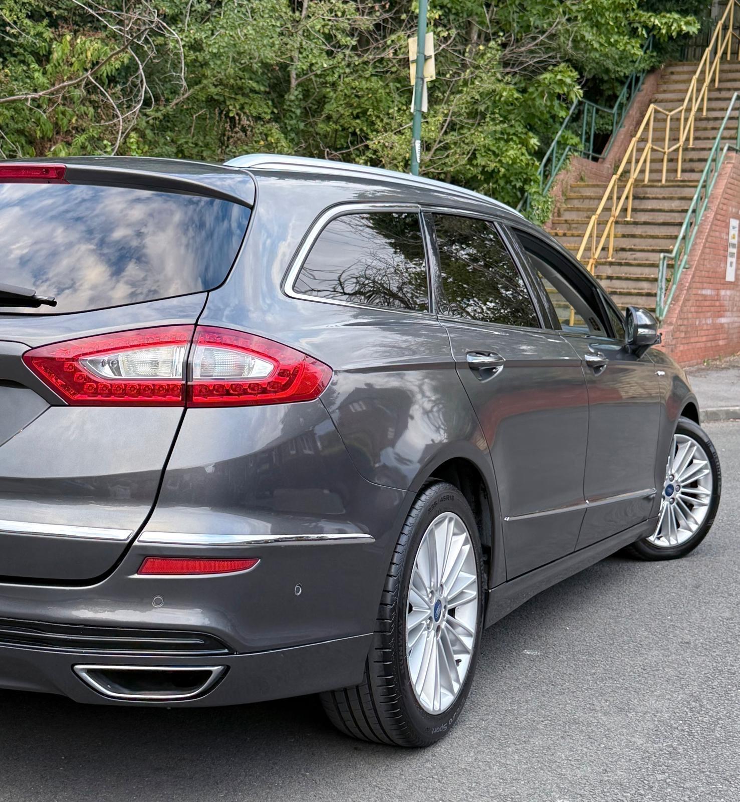 Ford Mondeo view 47