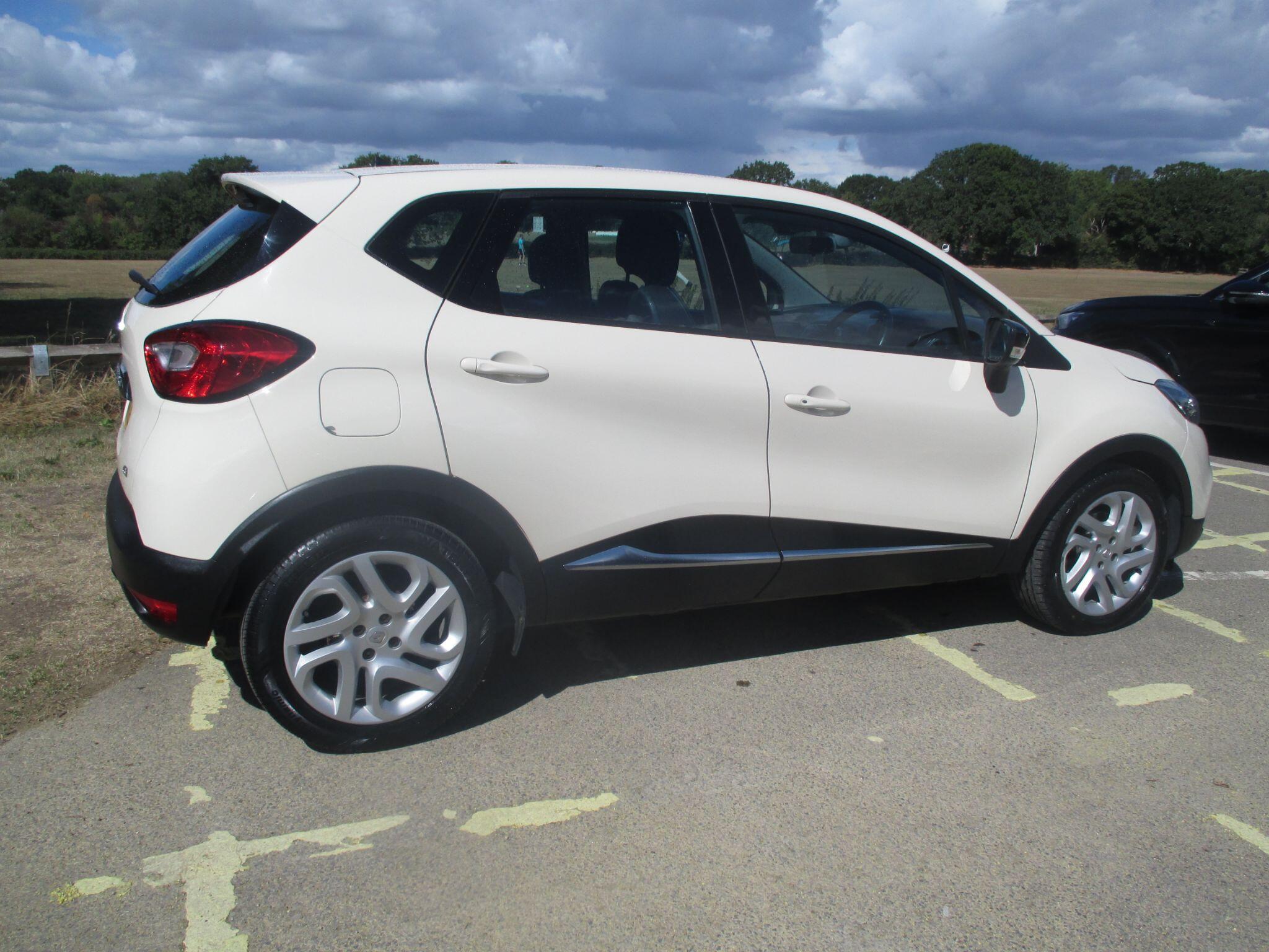 Renault Captur view 8