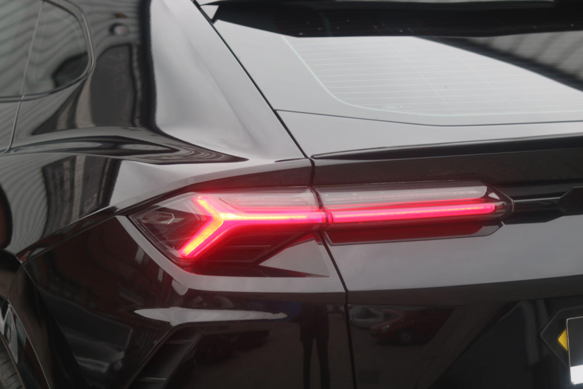Lamborghini Urus view 20