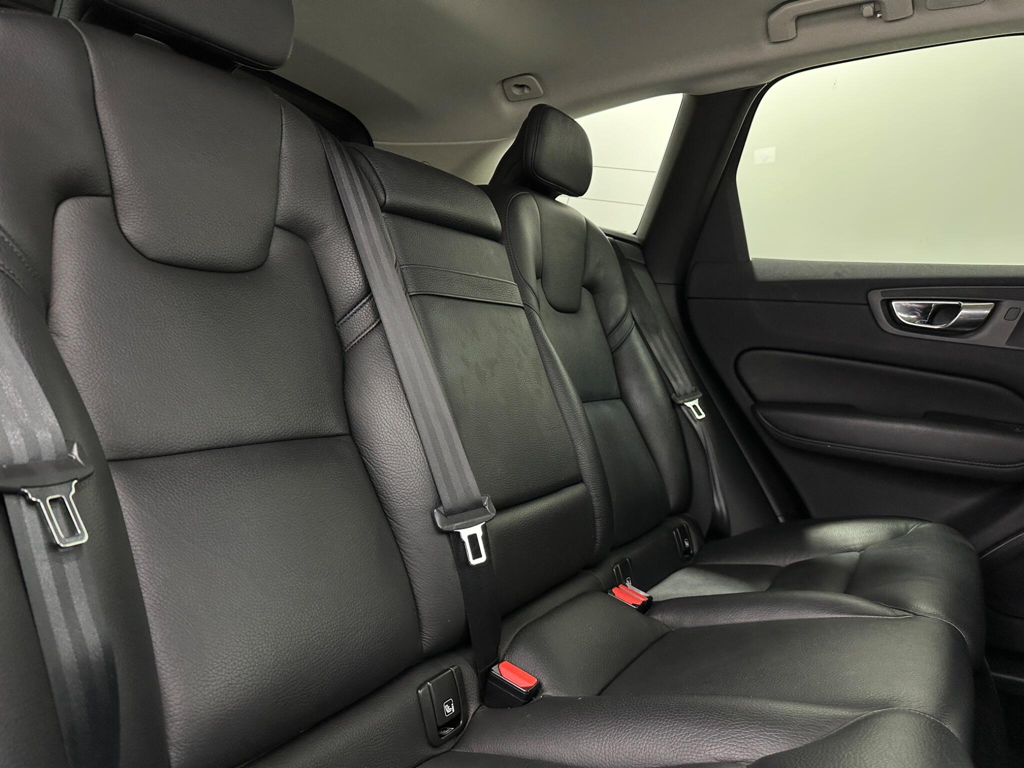 Volvo XC60 view 42