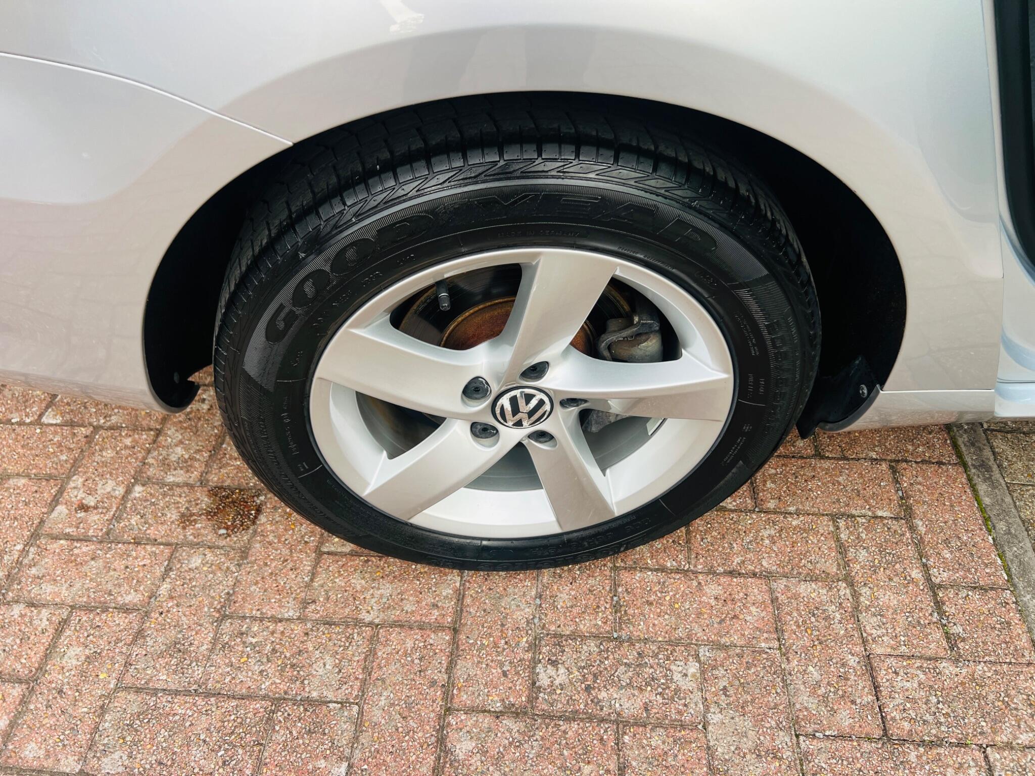 Volkswagen Passat view 66