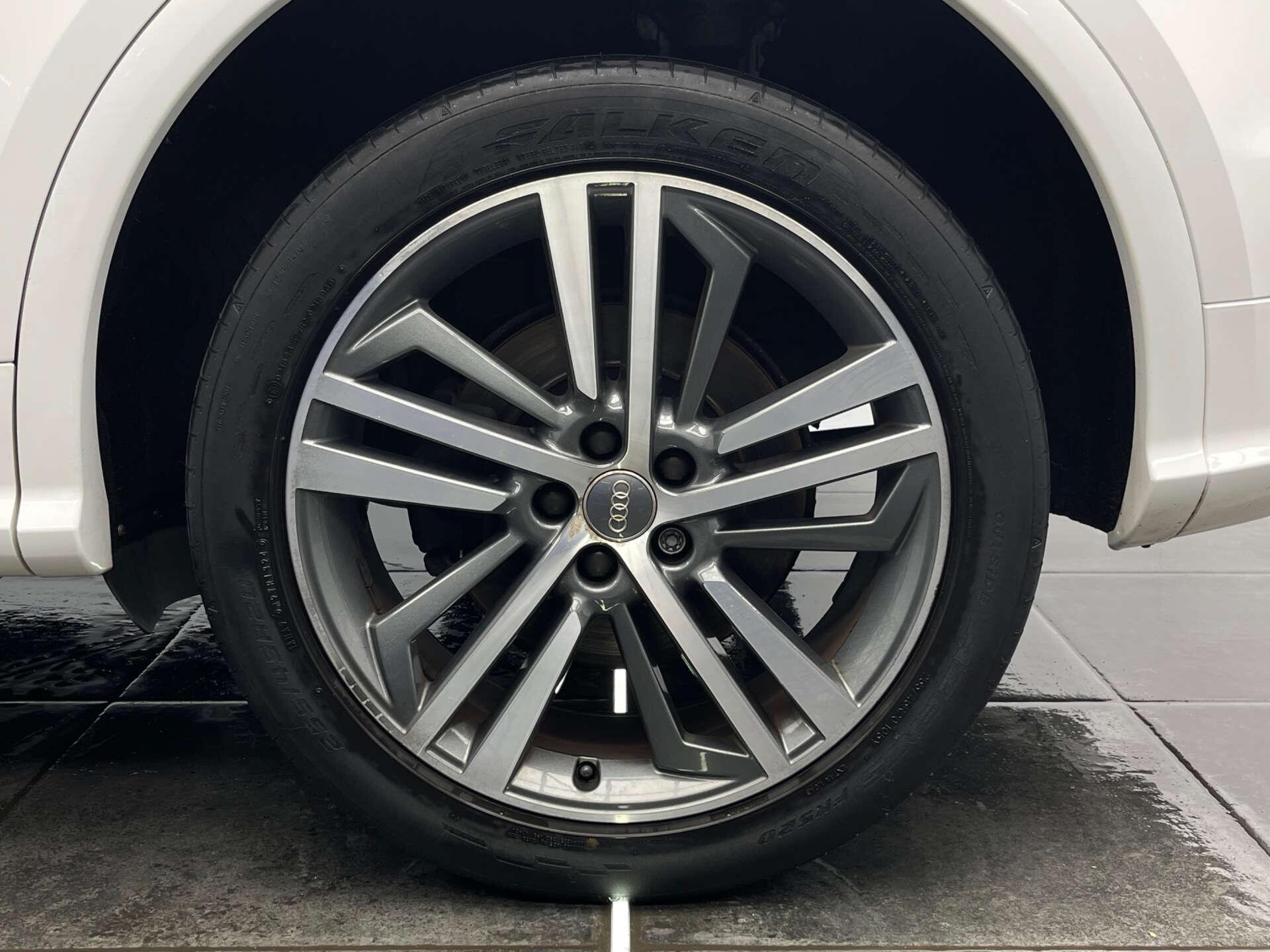 Audi Q5 view 40