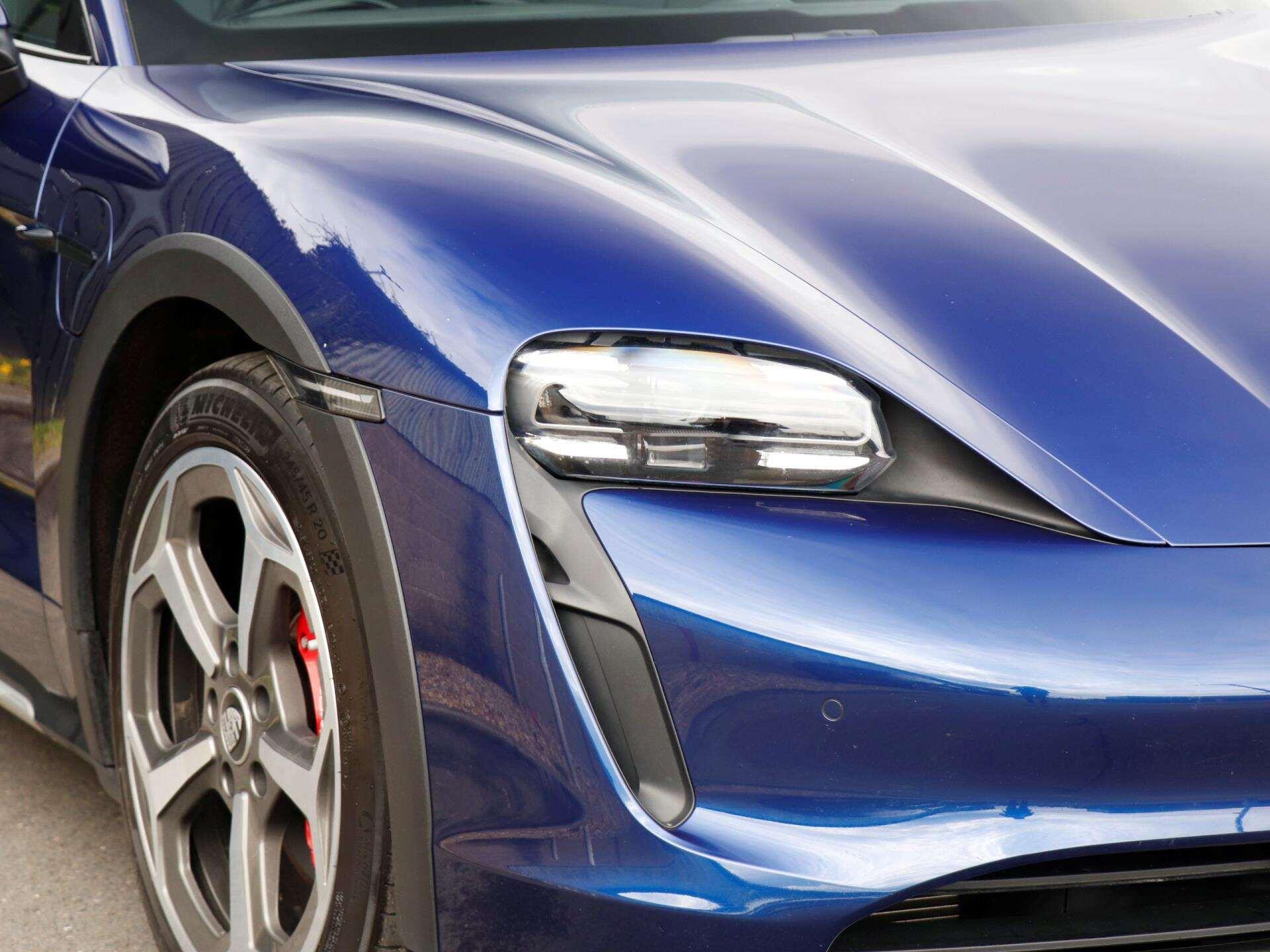 Porsche Taycan view 33