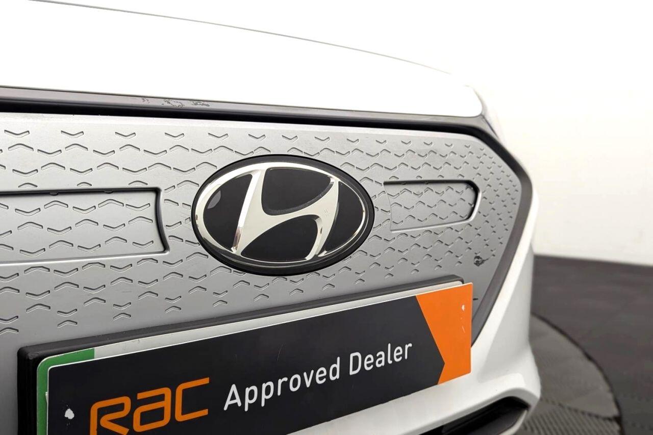 Hyundai Ioniq view 46