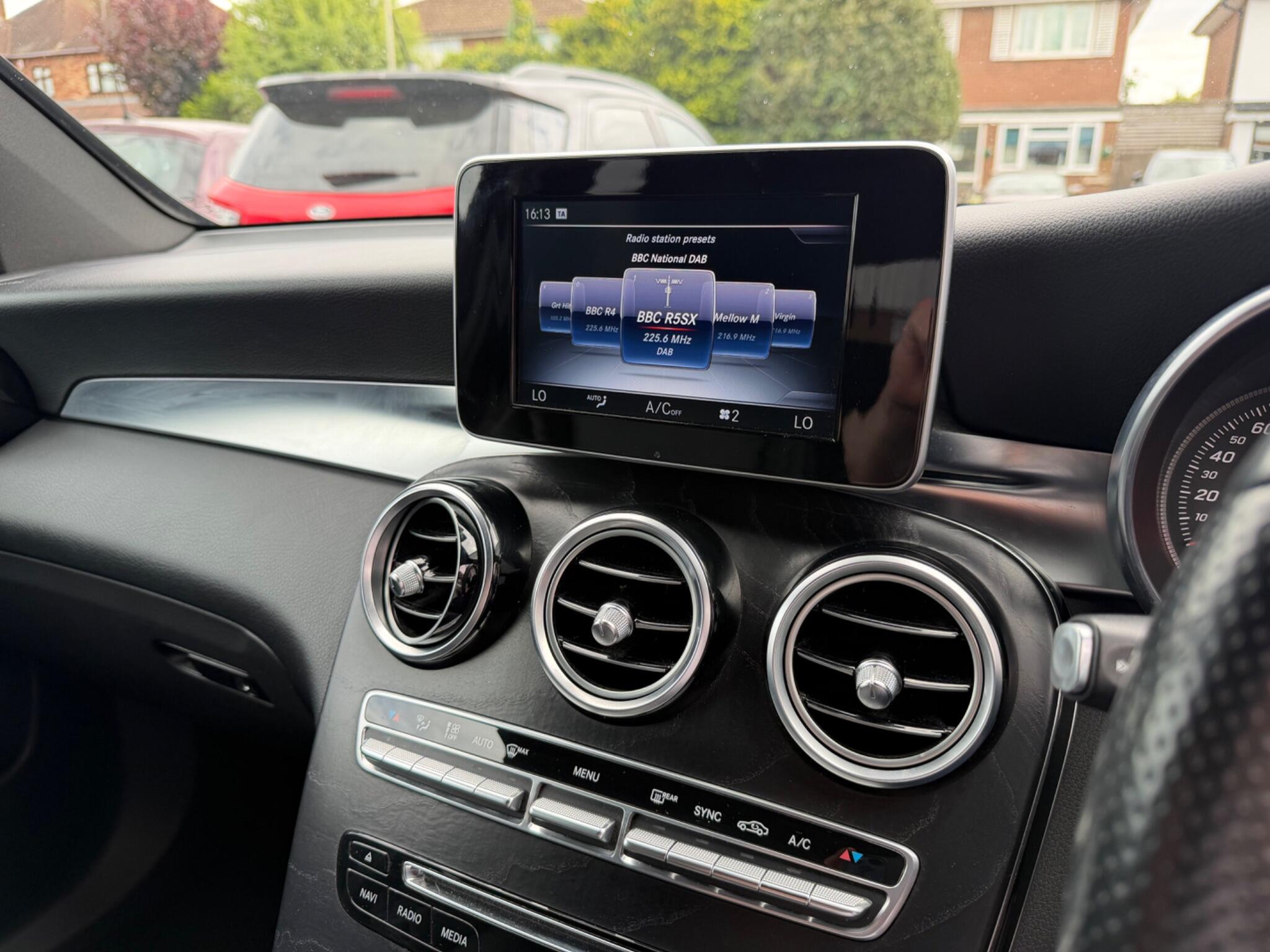 Mercedes-Benz GLC view 58