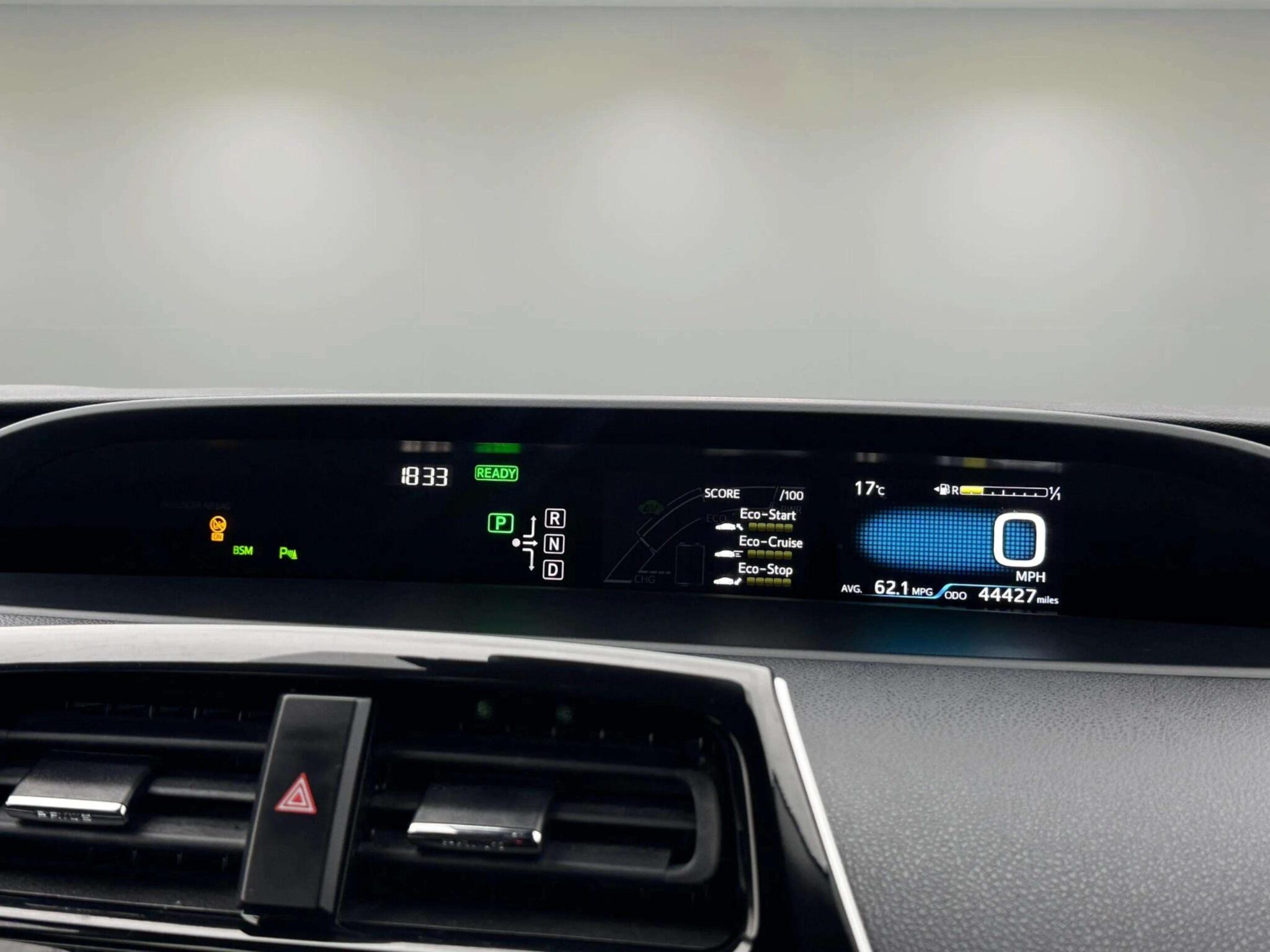 Toyota Prius view 6
