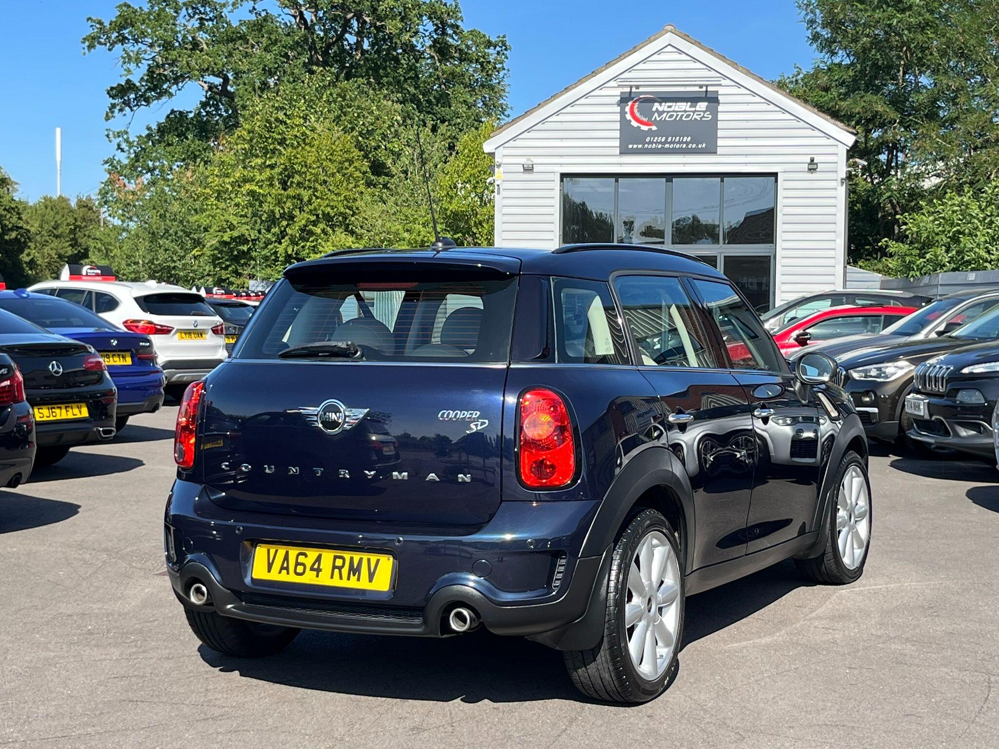 Mini Countryman view 7