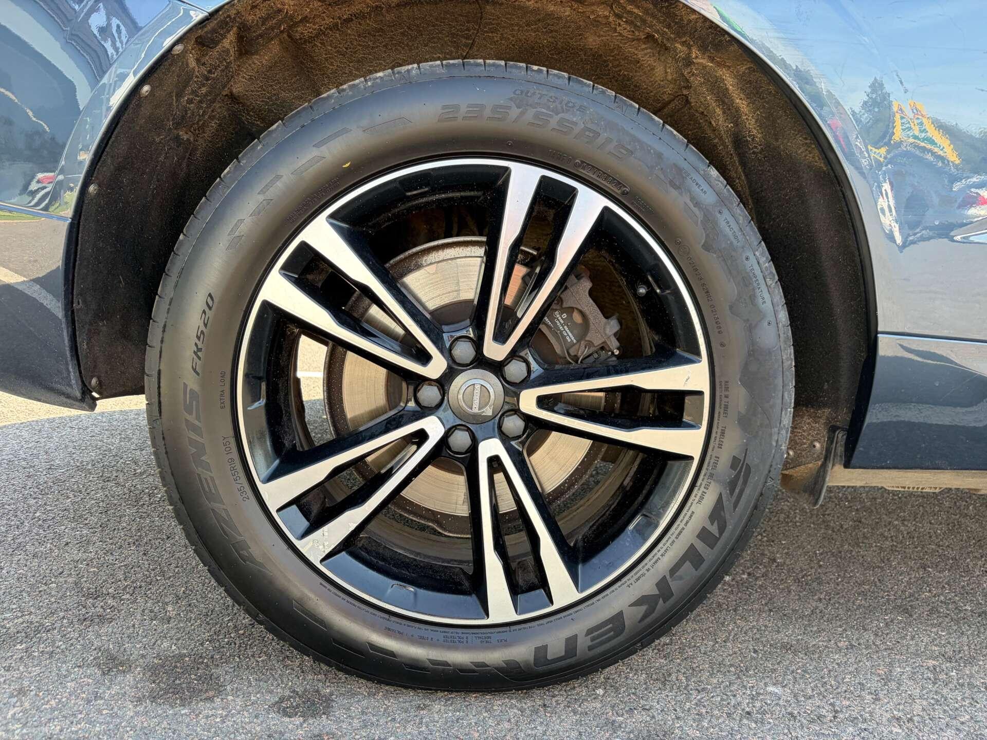 Volvo XC60 view 12