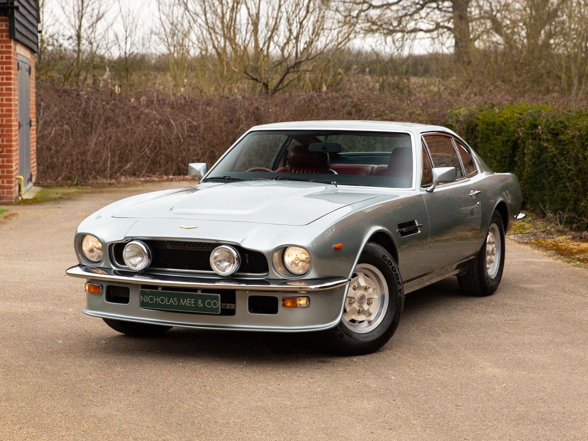 Aston Martin V8