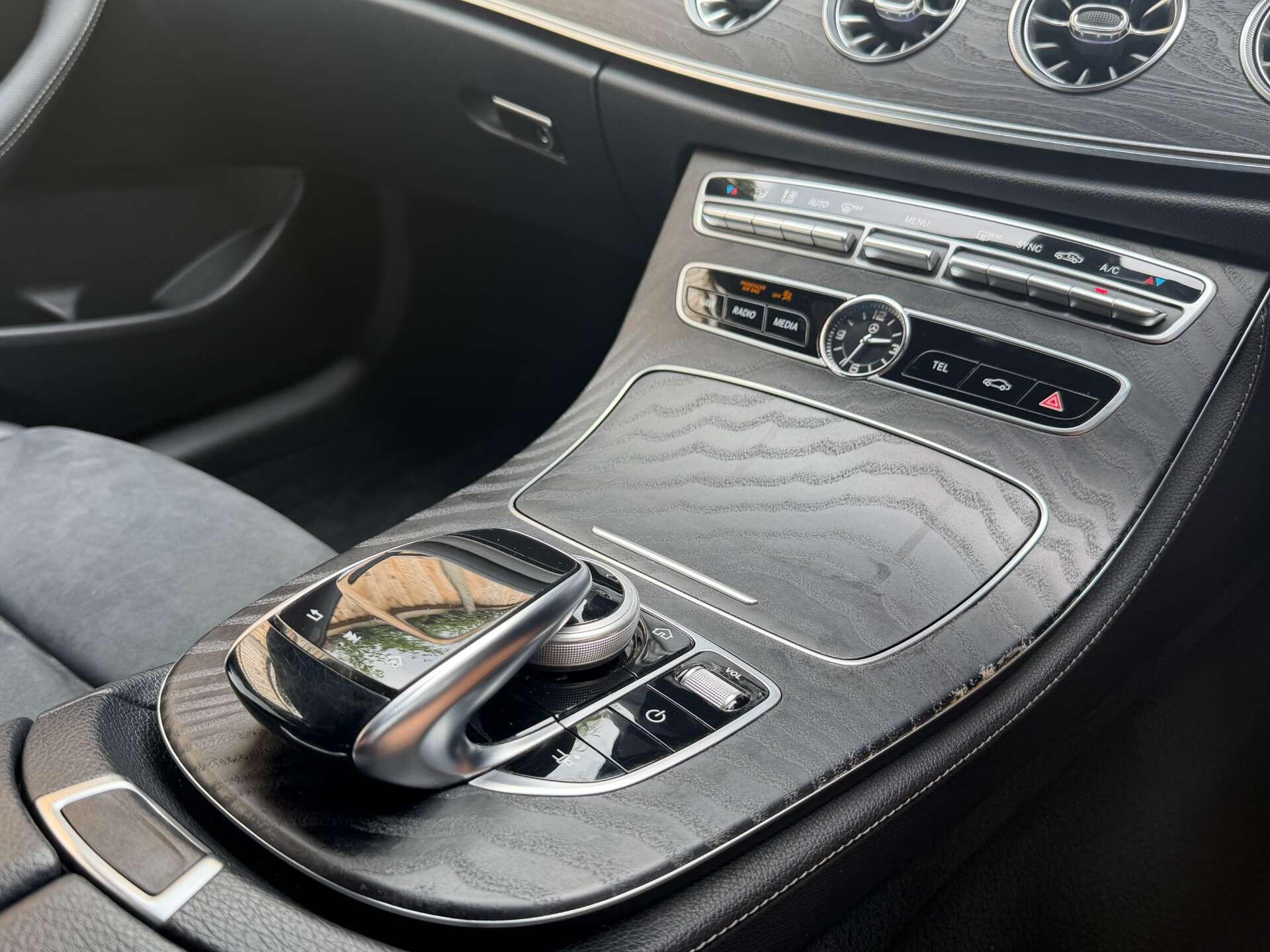 Mercedes-Benz E Class view 20