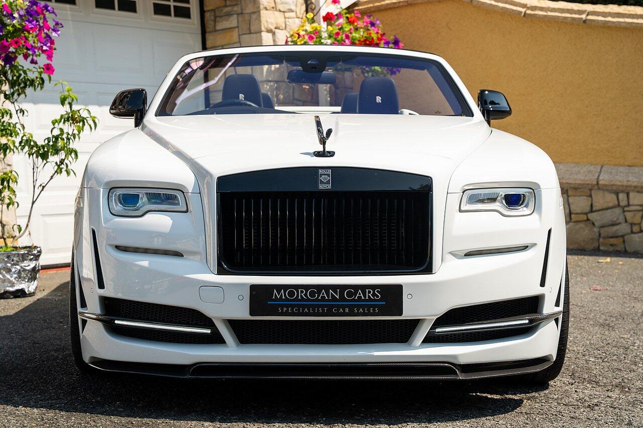 Rolls-Royce Dawn view 40