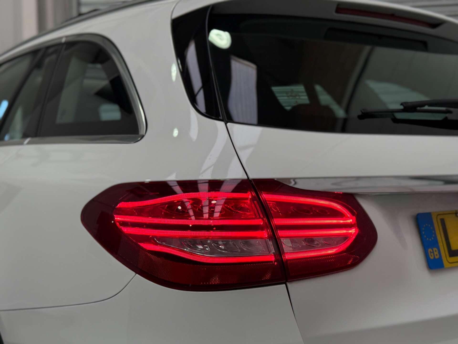 Mercedes-Benz C-Class view 10