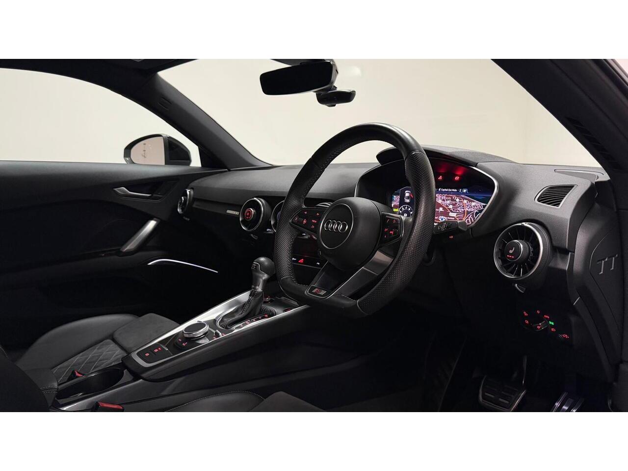 Audi TT view 24
