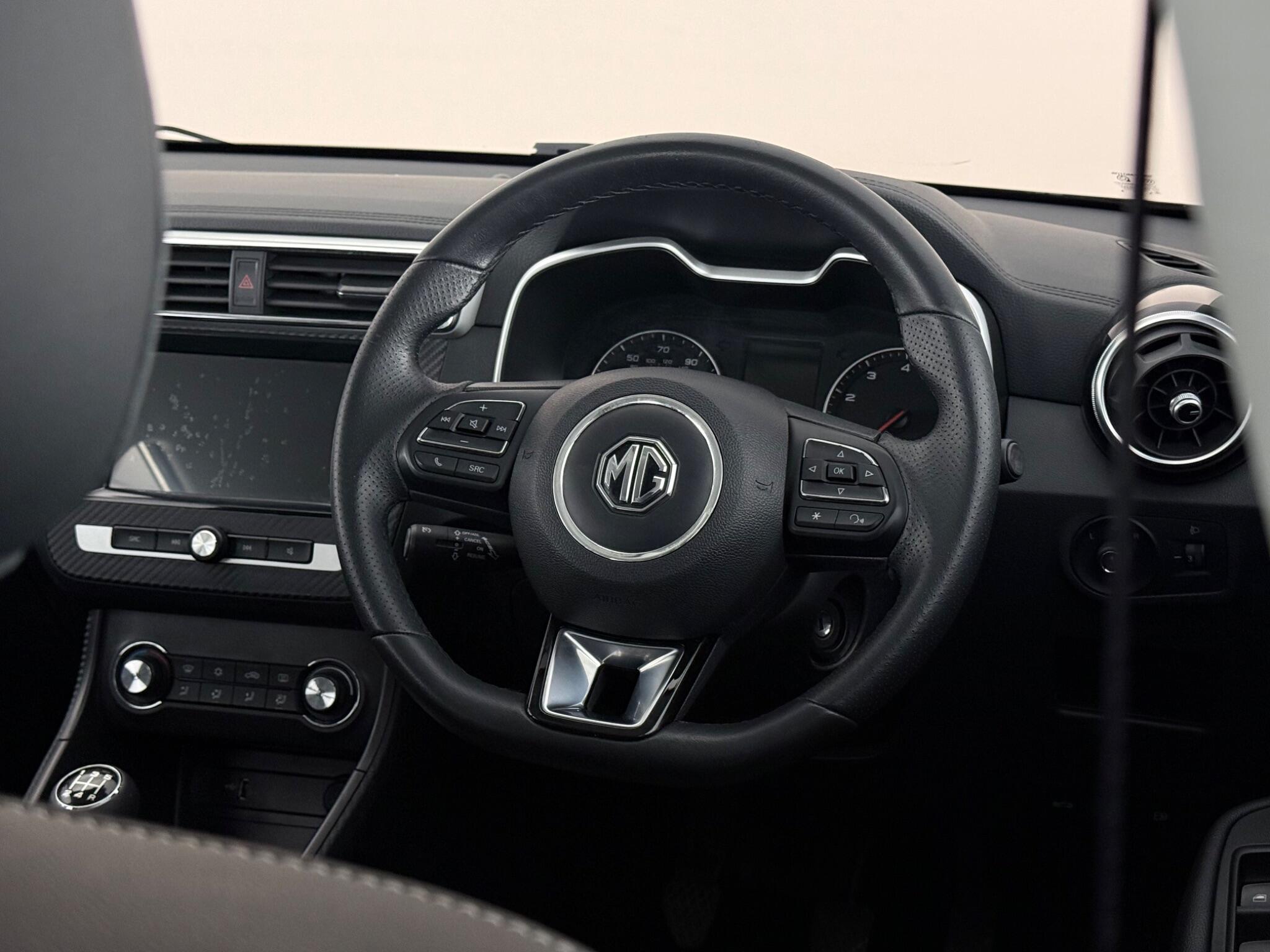 MG ZS view 13