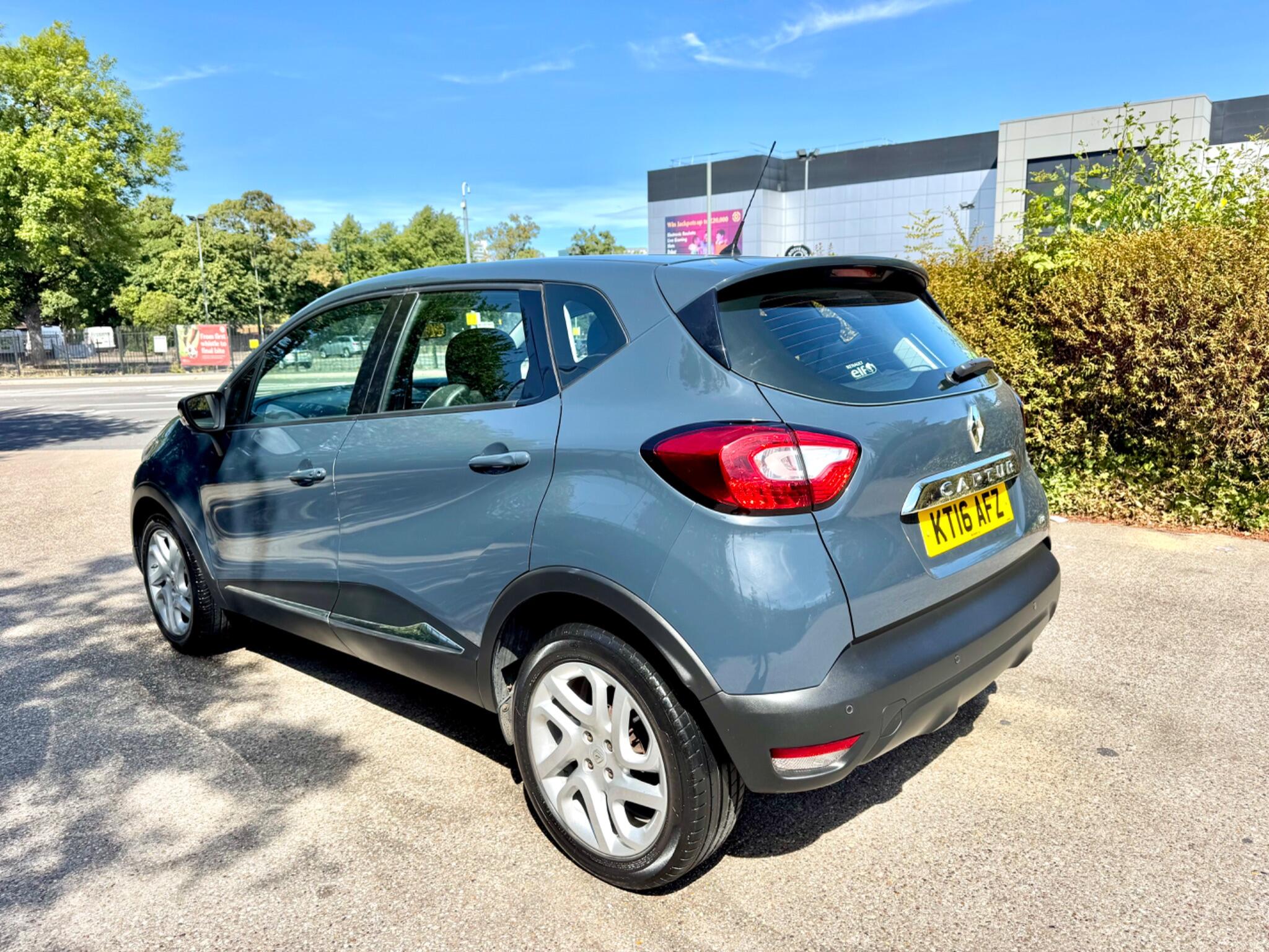 Renault Captur view 3