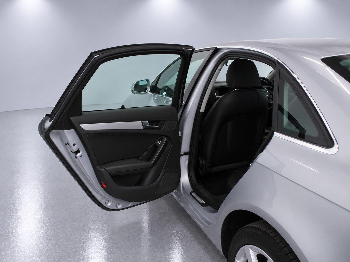 Audi A4 view 26