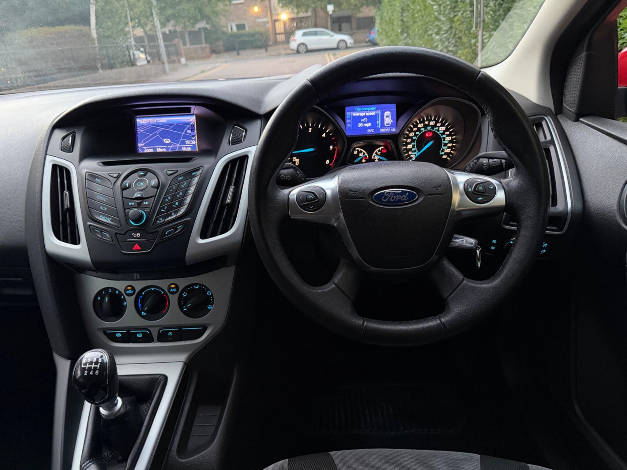Ford Focus view 20