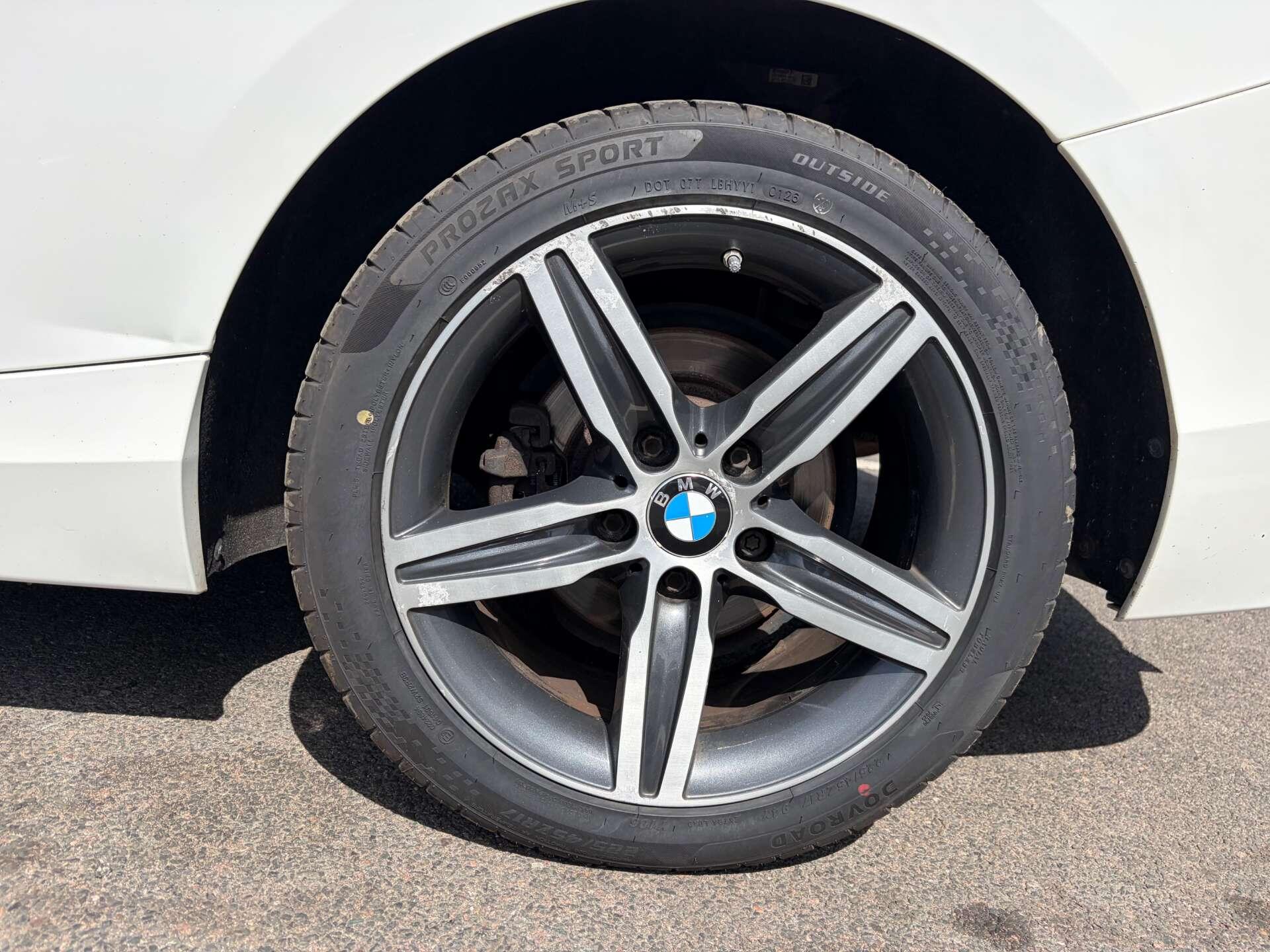 BMW 2 Series view 10