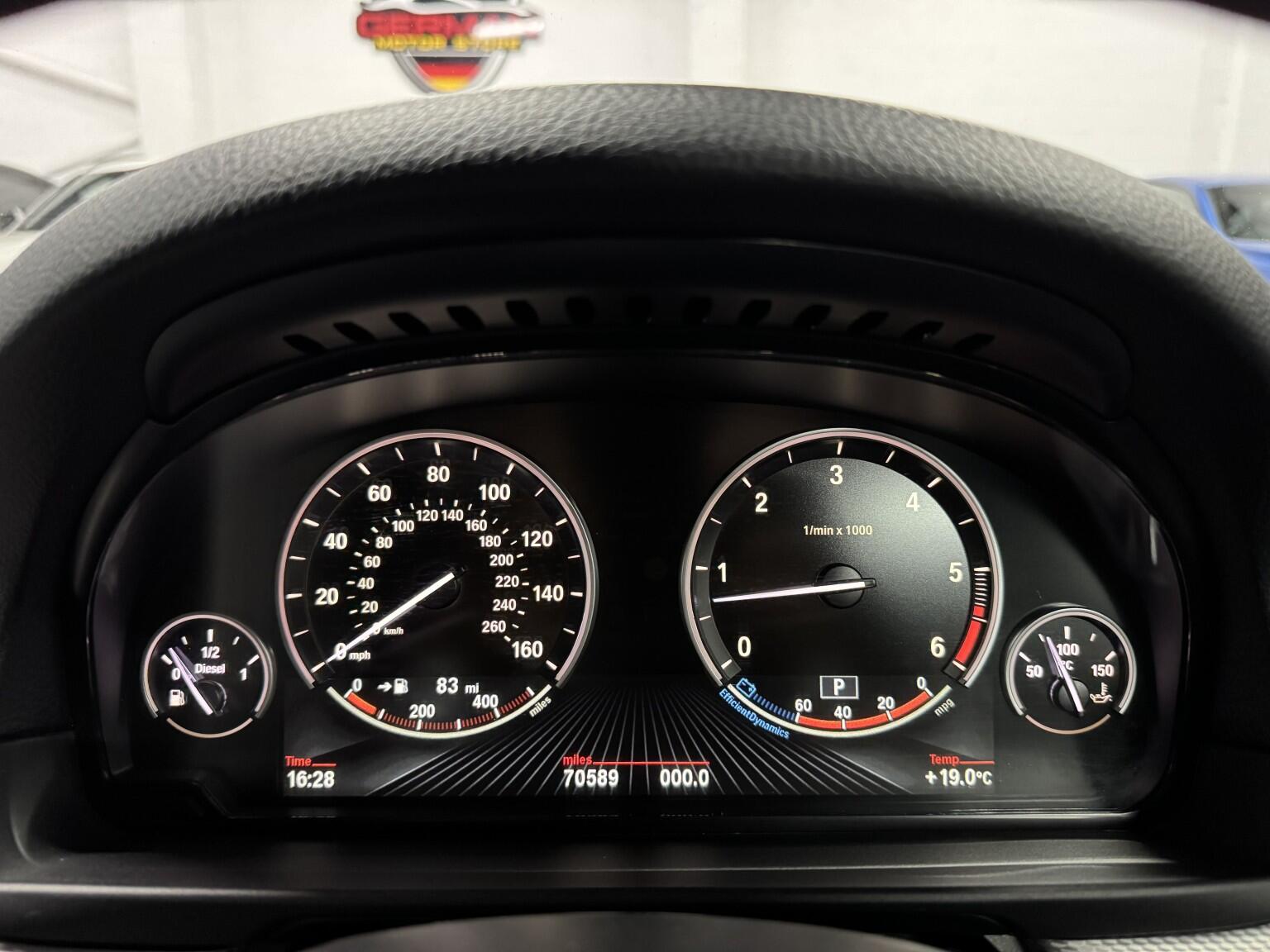 BMW 5 Series view 23