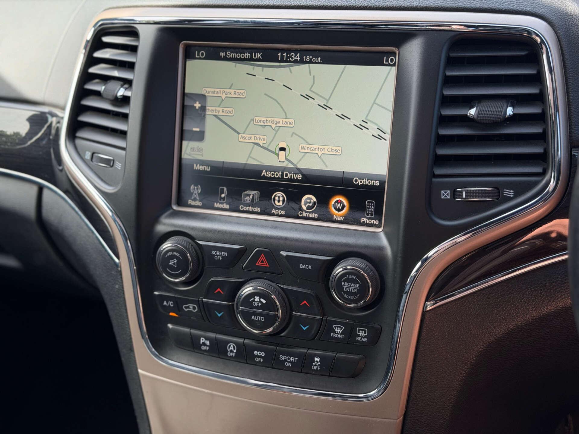 Jeep Grand Cherokee view 19