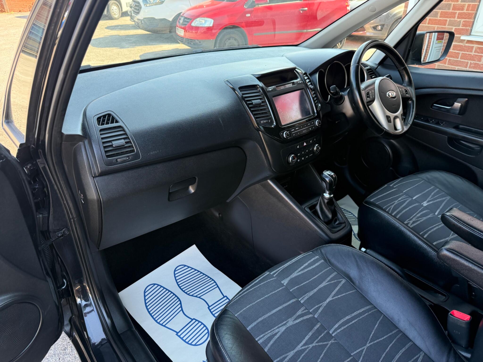 Kia Venga view 18