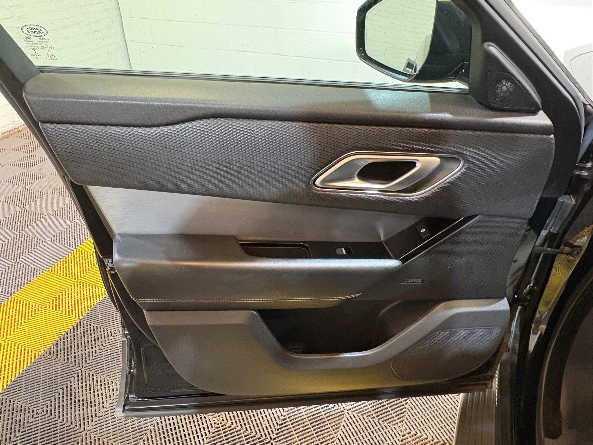 Land Rover Range Rover Velar view 66
