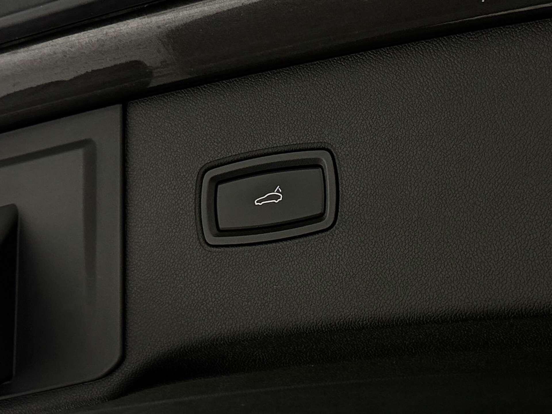 Porsche Cayenne view 27