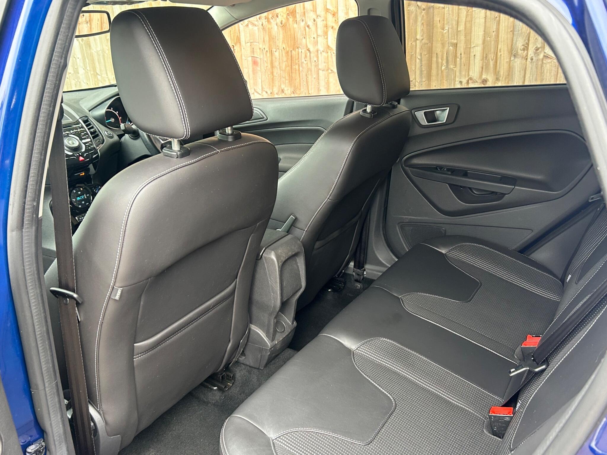 Ford Fiesta view 33