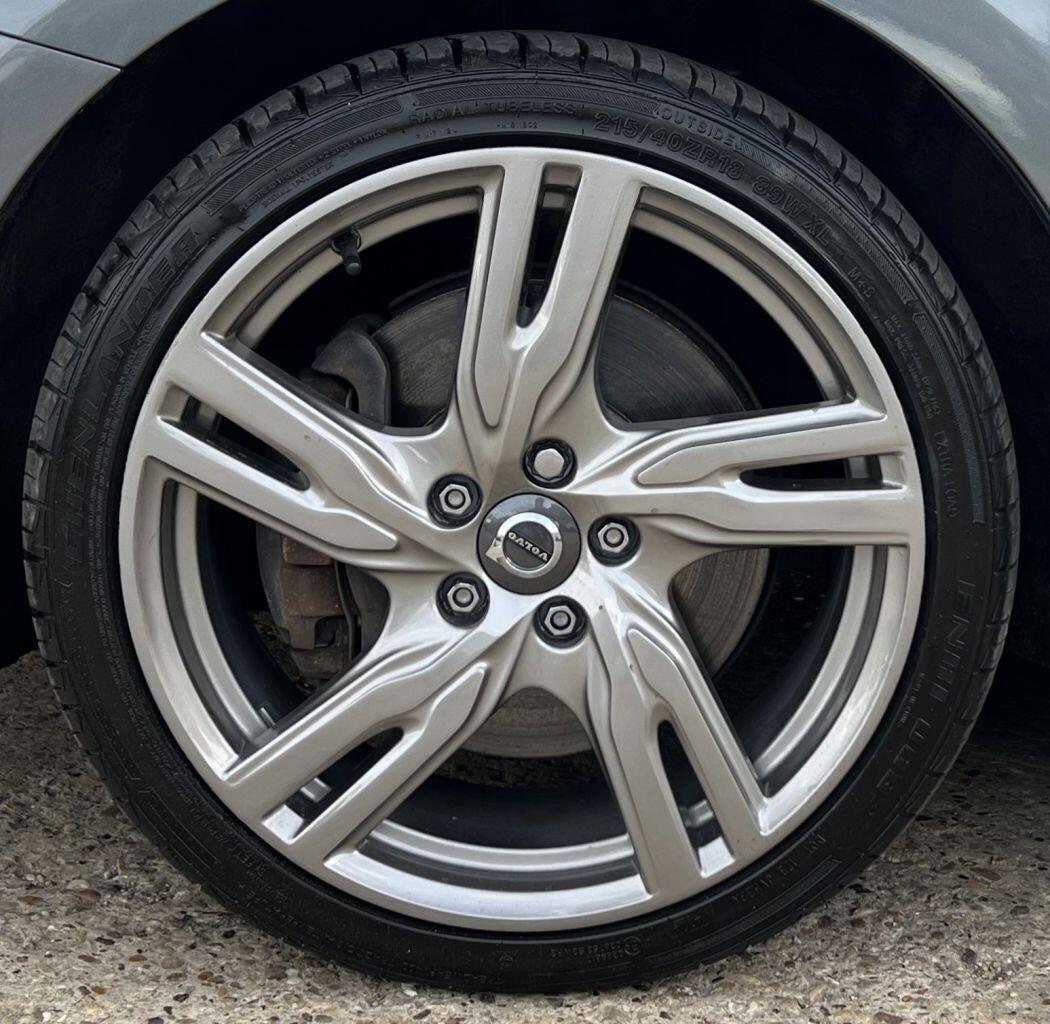 Volvo V40 view 12