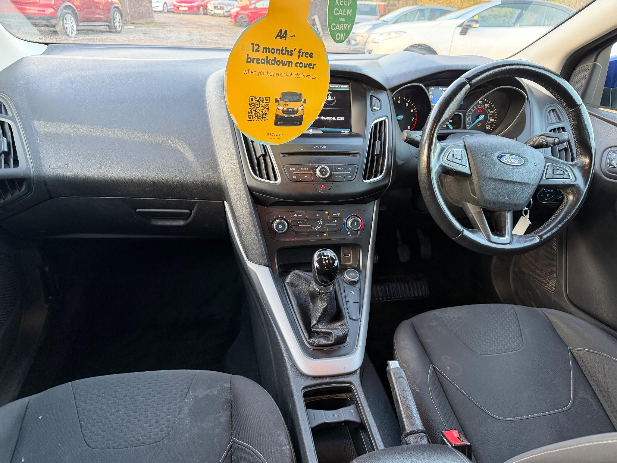 2016 Ford Focus 1.0T EcoBoost Zetec Euro 6 (s/s) 5dr image 14