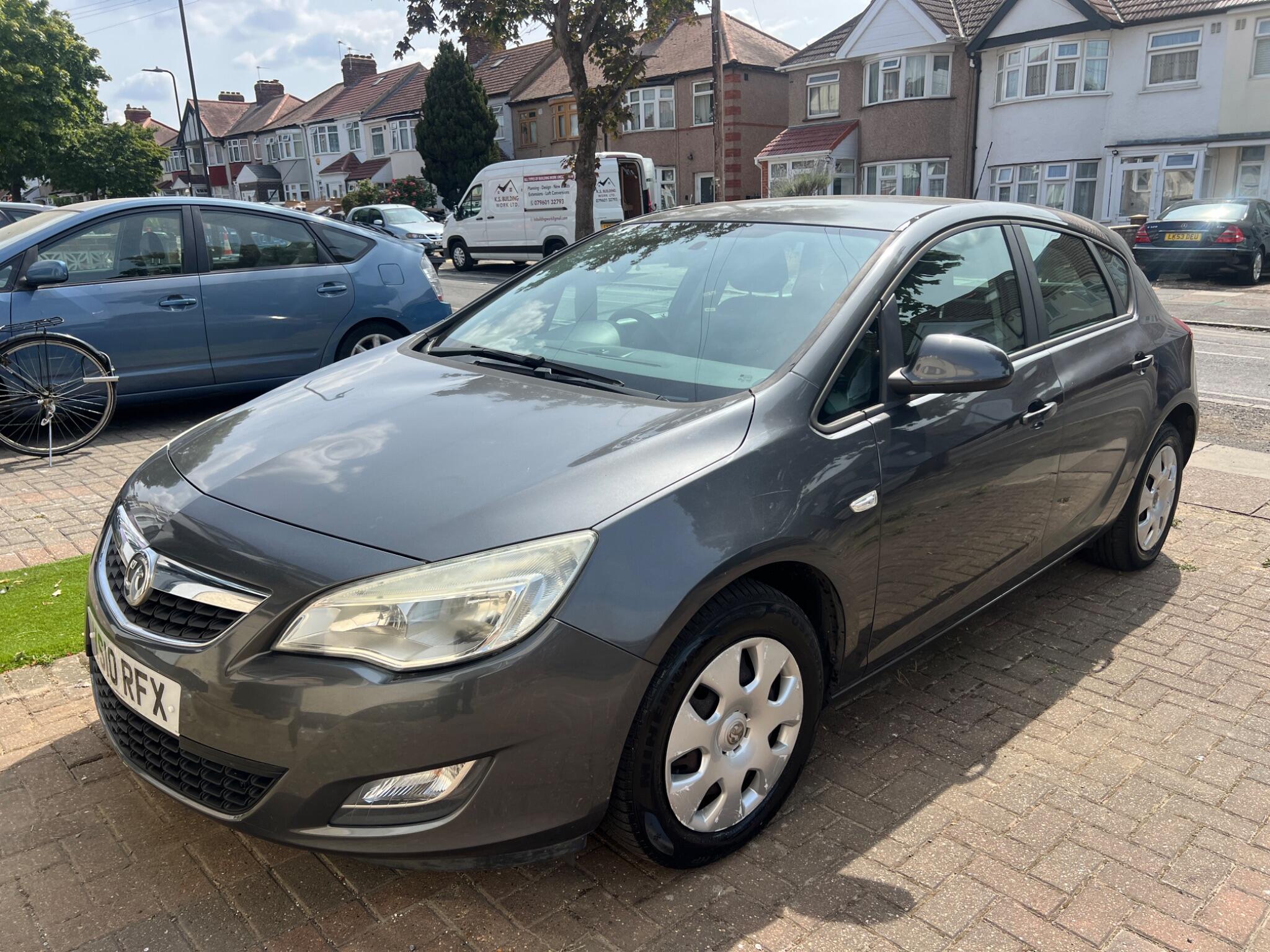 Vauxhall Astra view 3