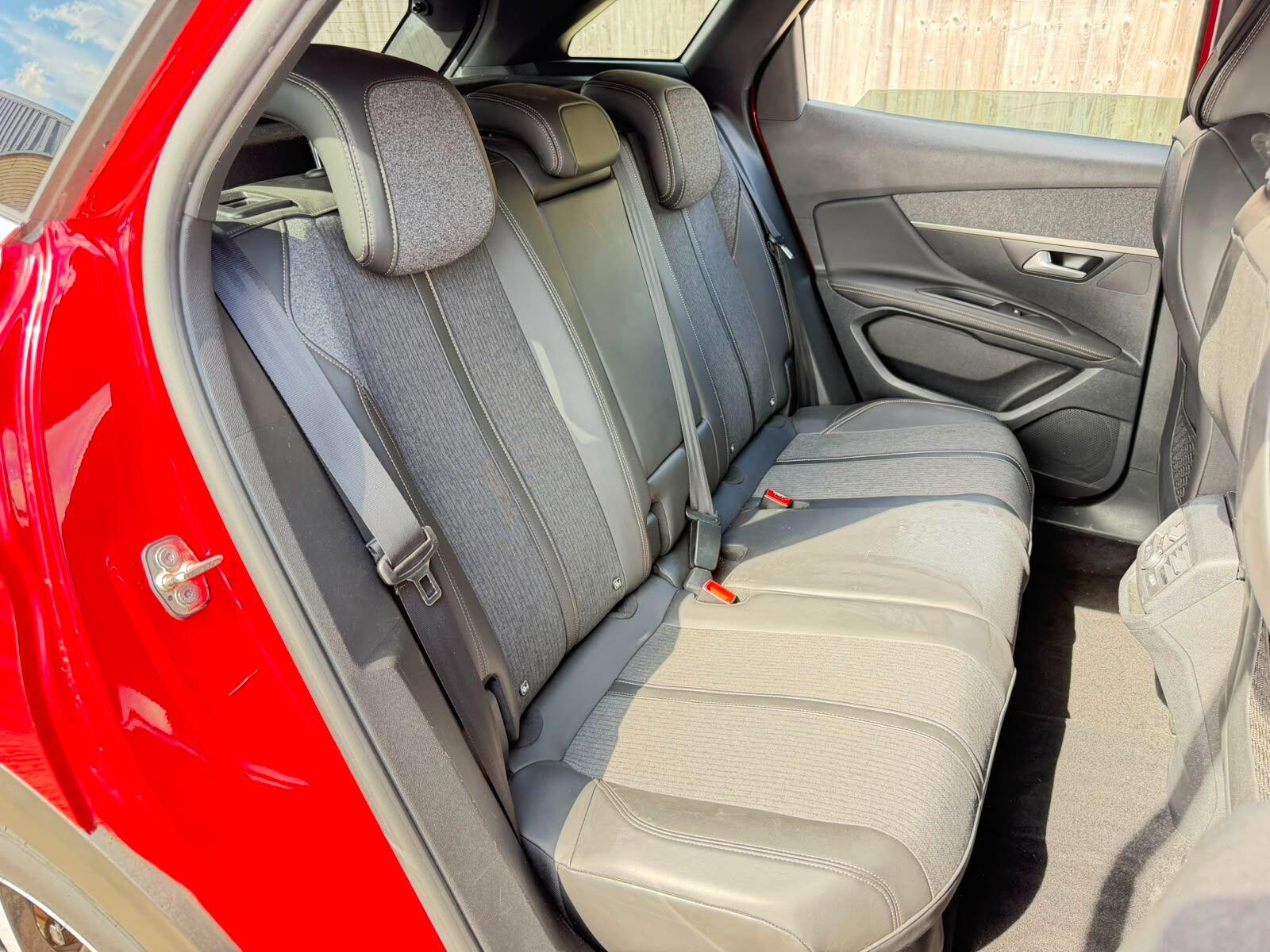 Peugeot 3008 view 15