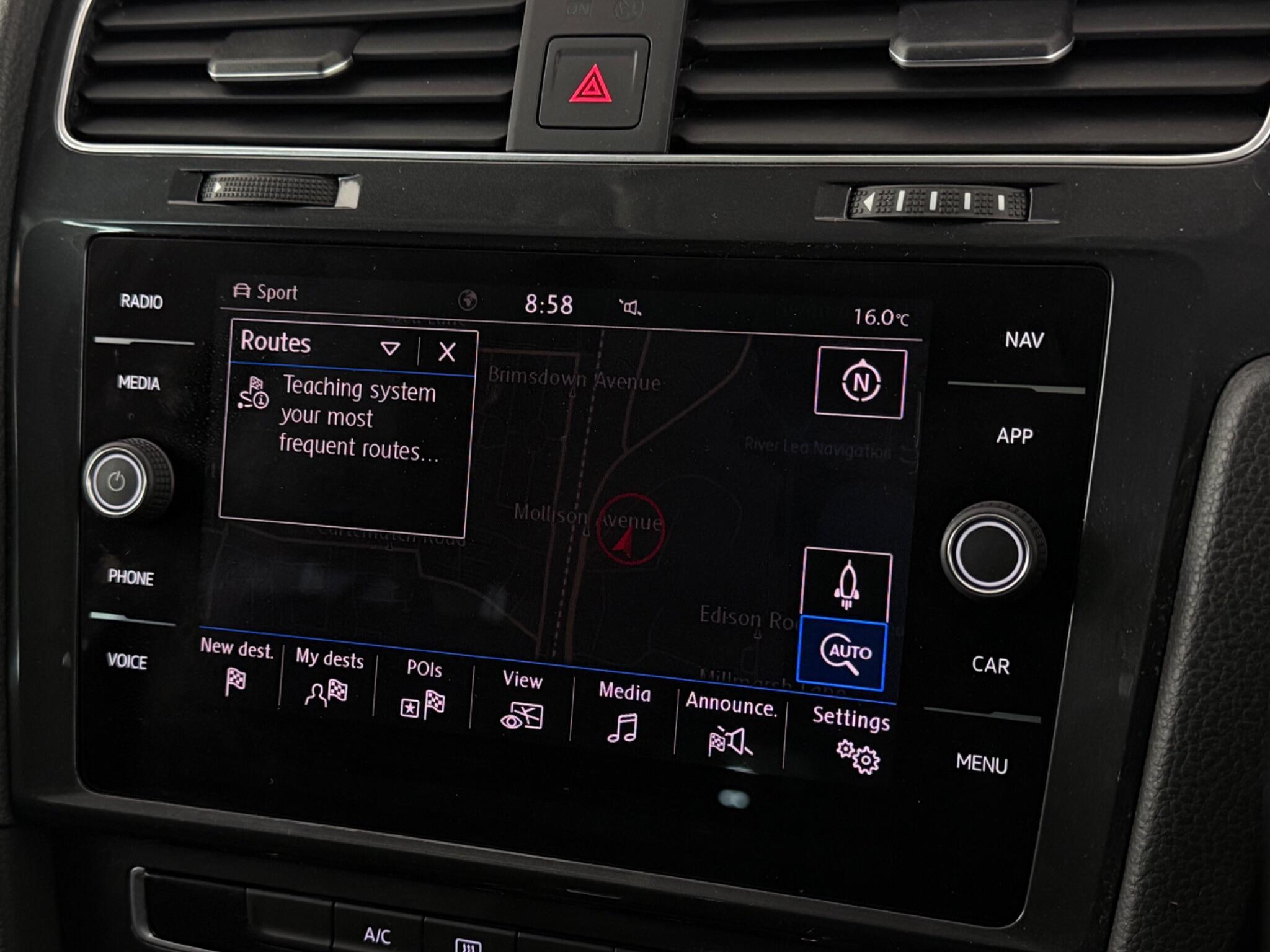 Volkswagen Golf view 24