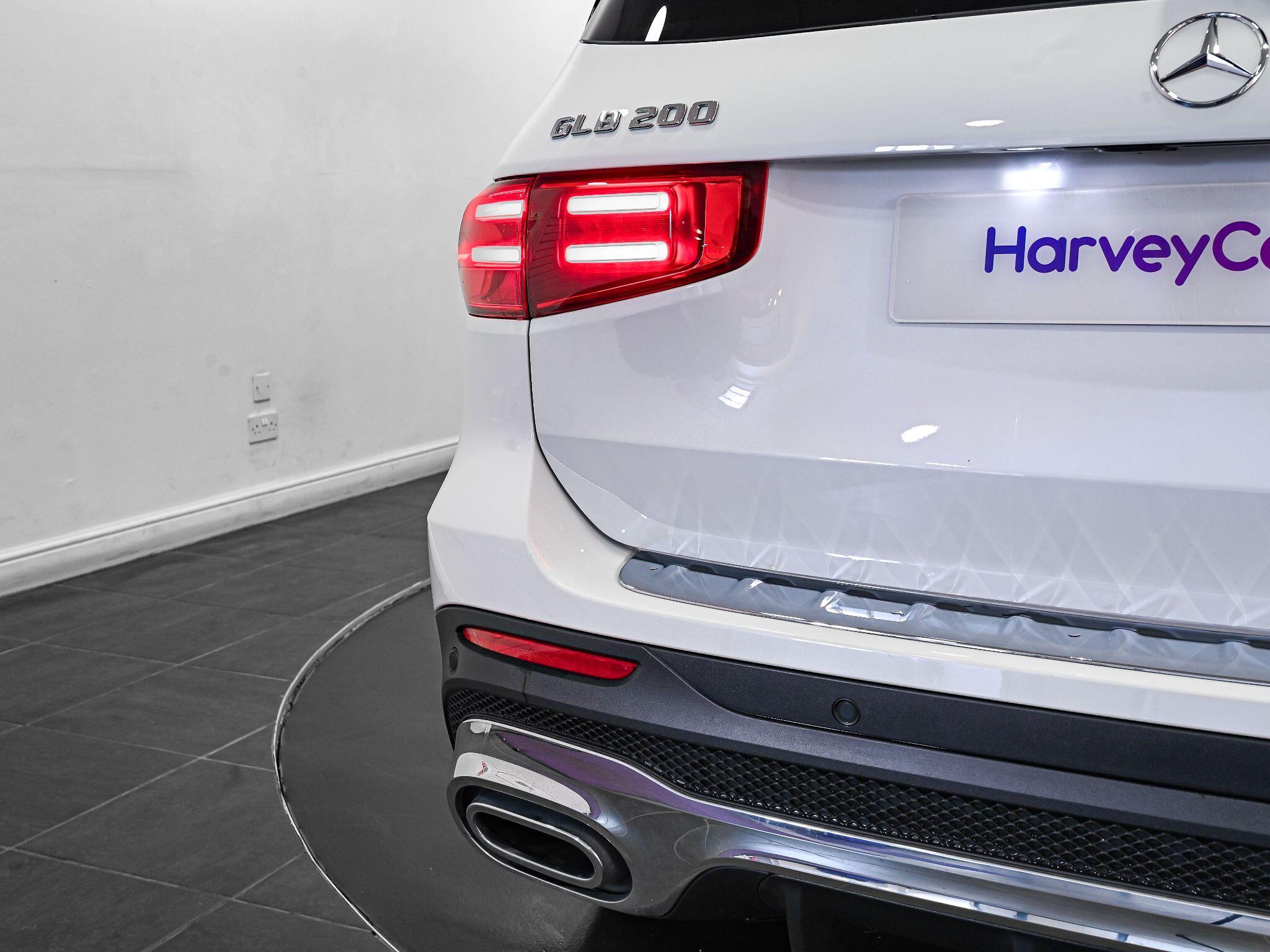 Mercedes-Benz GLB view 22