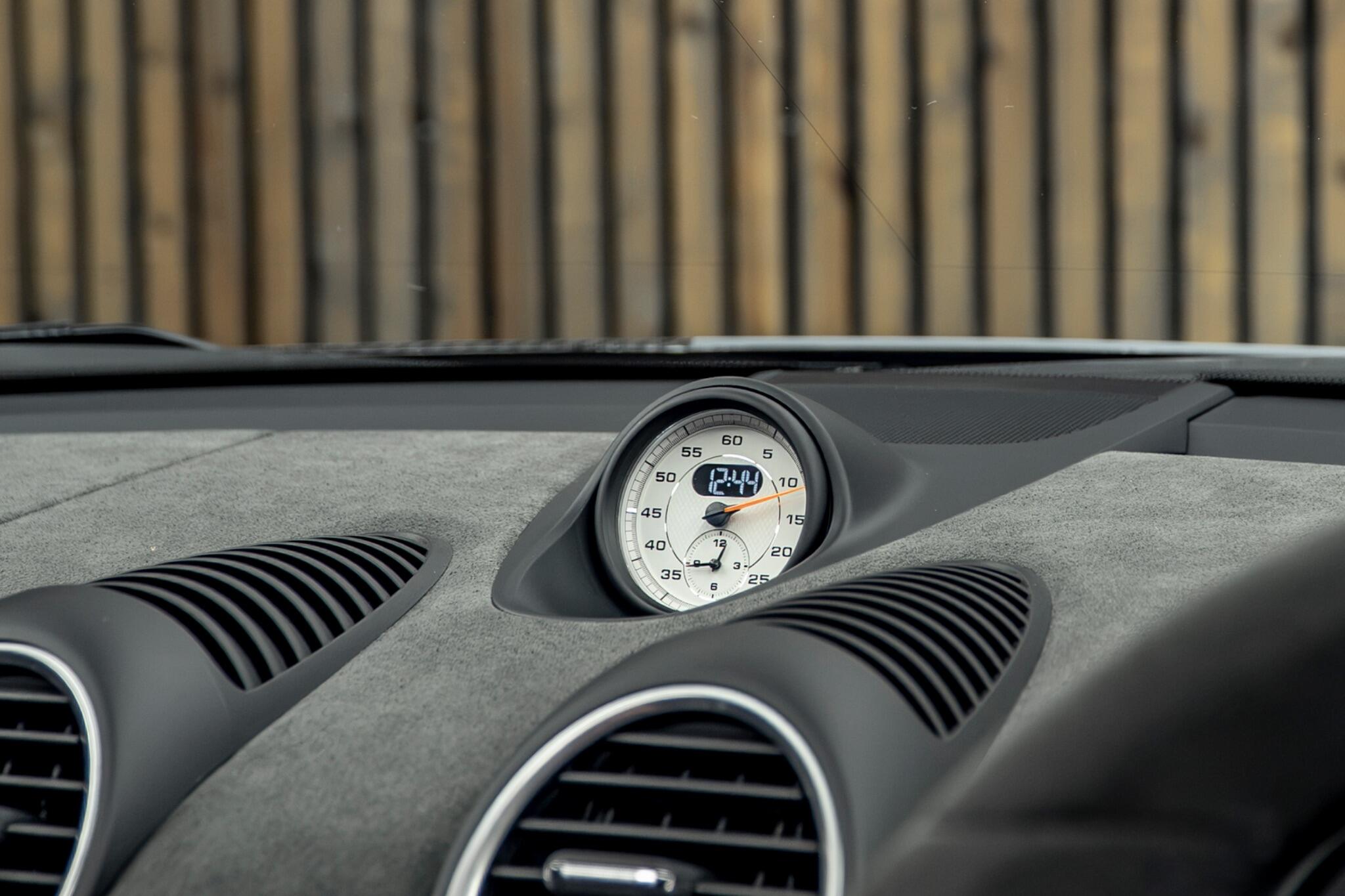 Porsche 718 Spyder view 41
