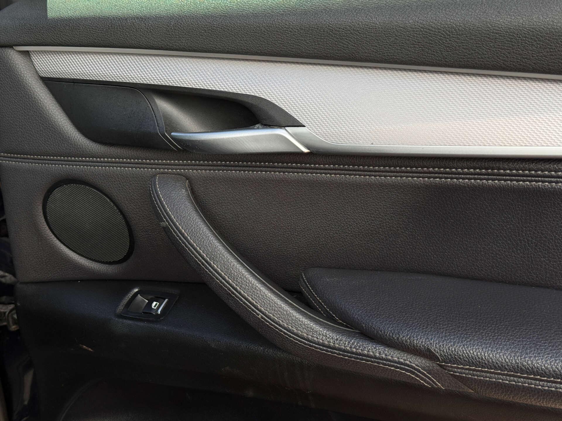 BMW X5 view 28