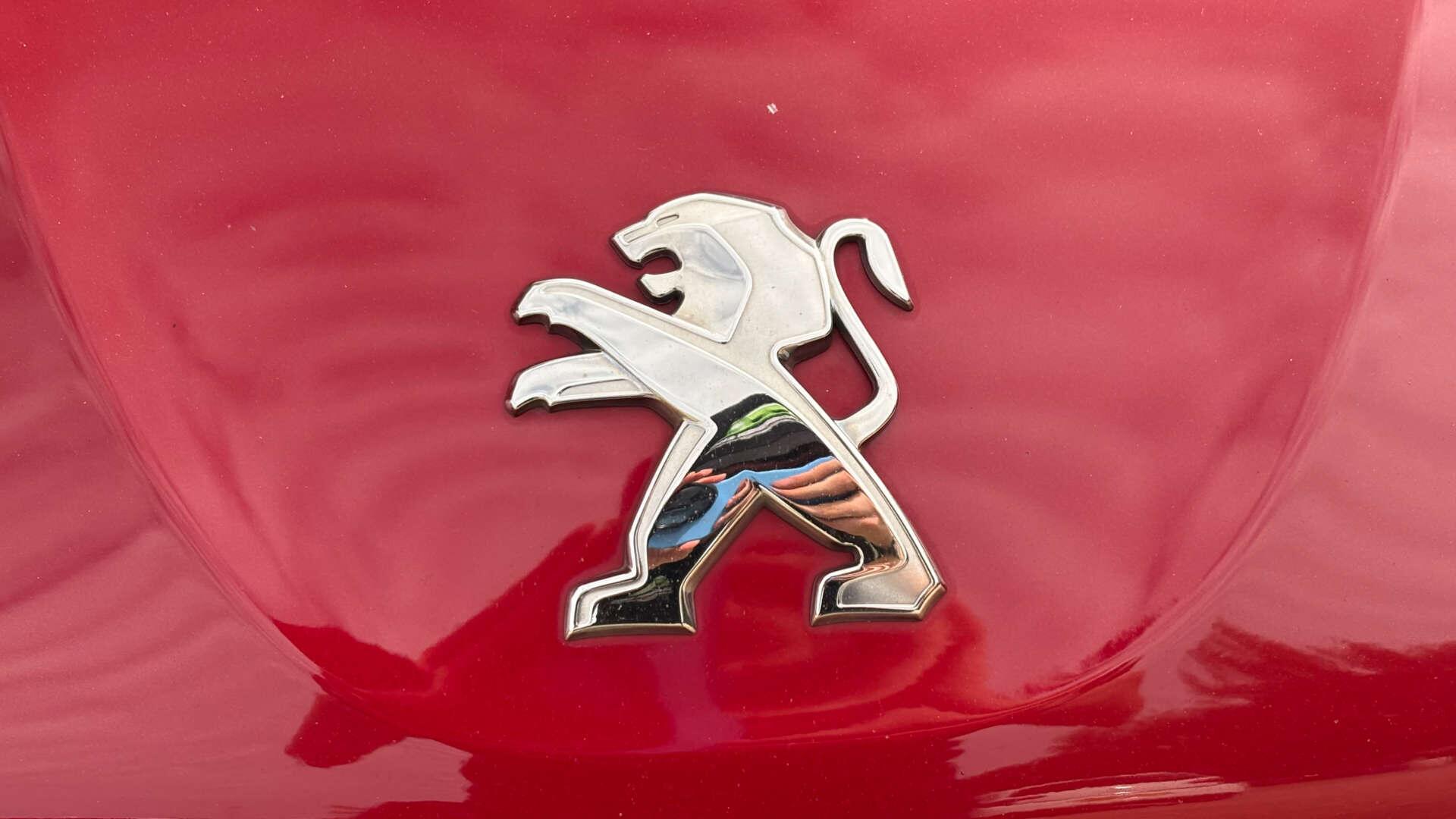 Peugeot 208 view 38