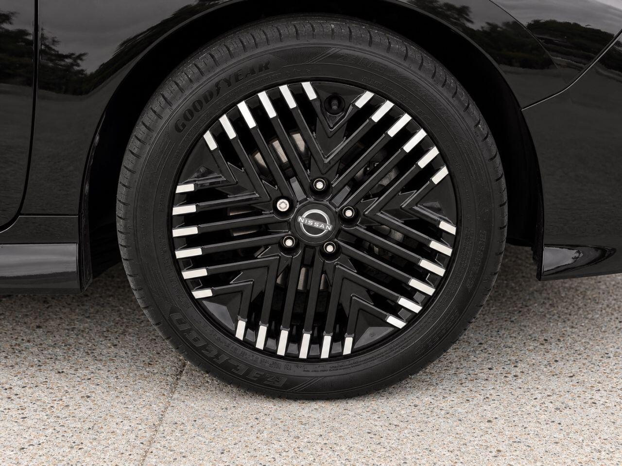 Nissan Leaf view 12