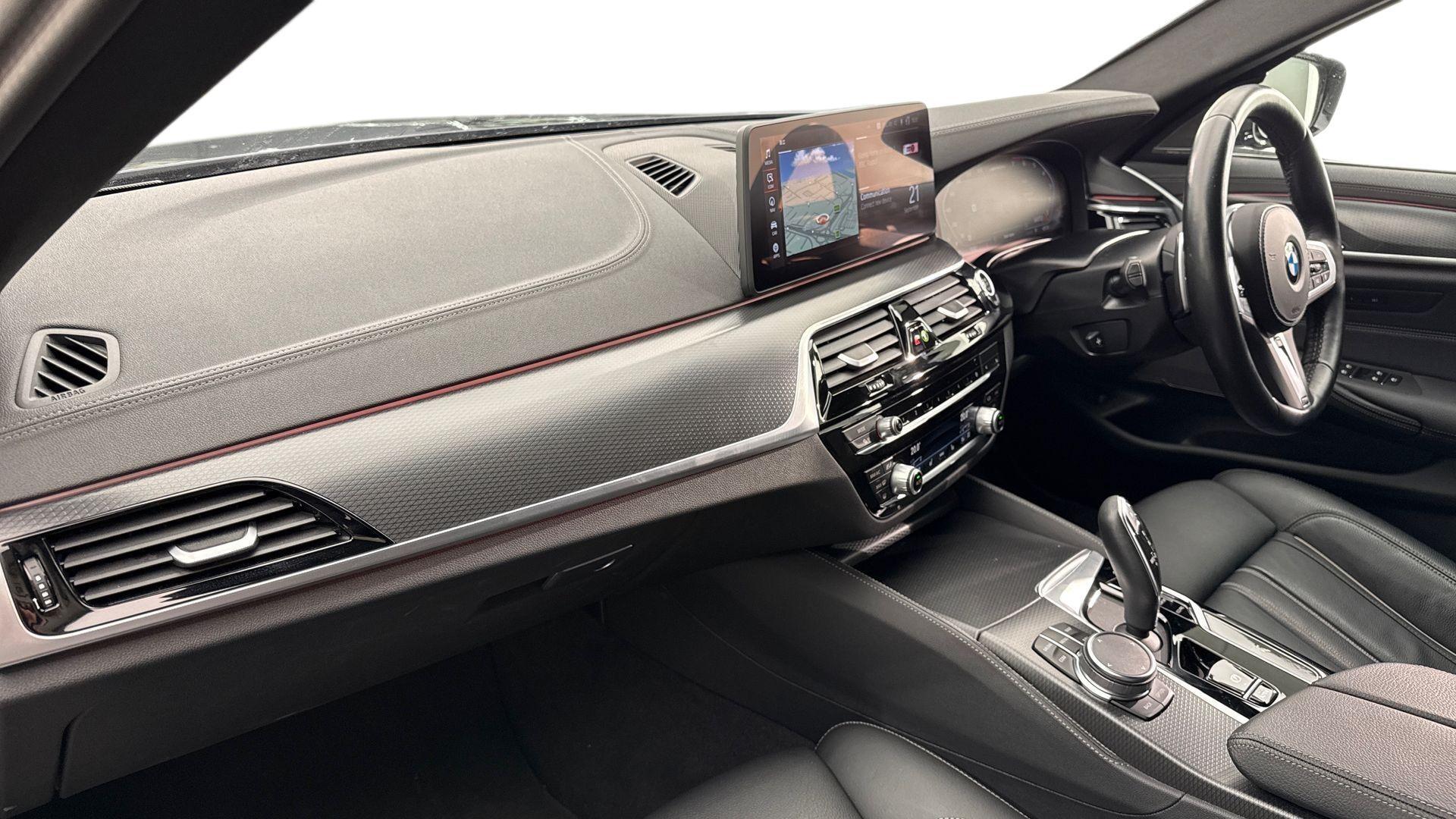 BMW 5 Series view 7