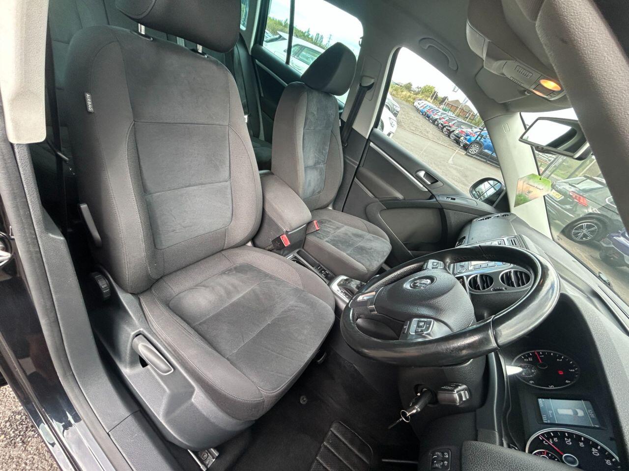 Volkswagen Tiguan view 12