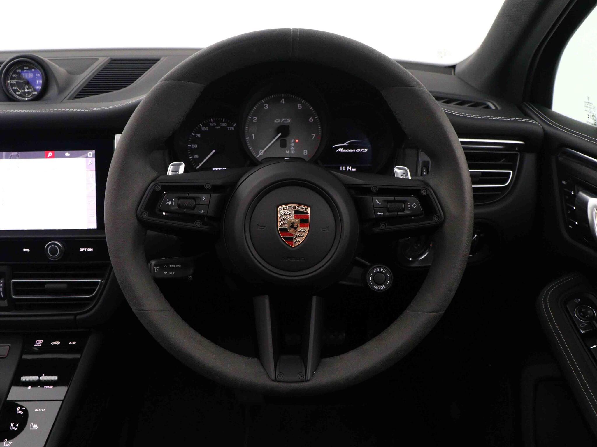 Porsche Macan view 38