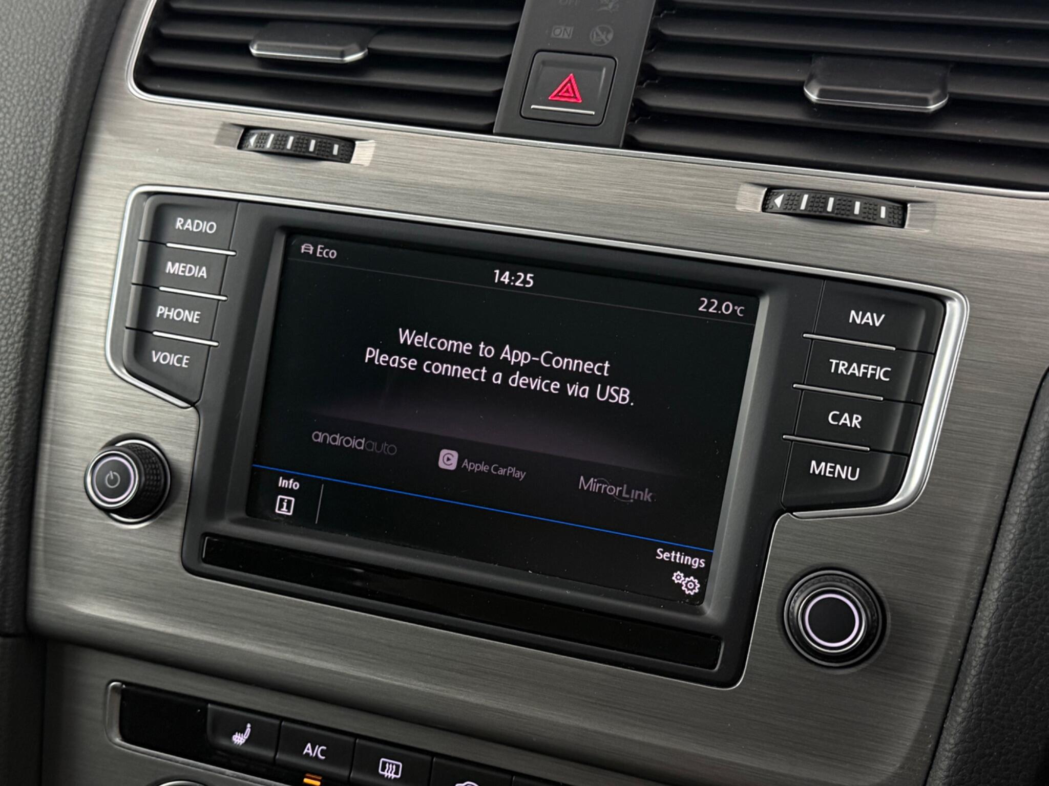 Volkswagen Golf view 25